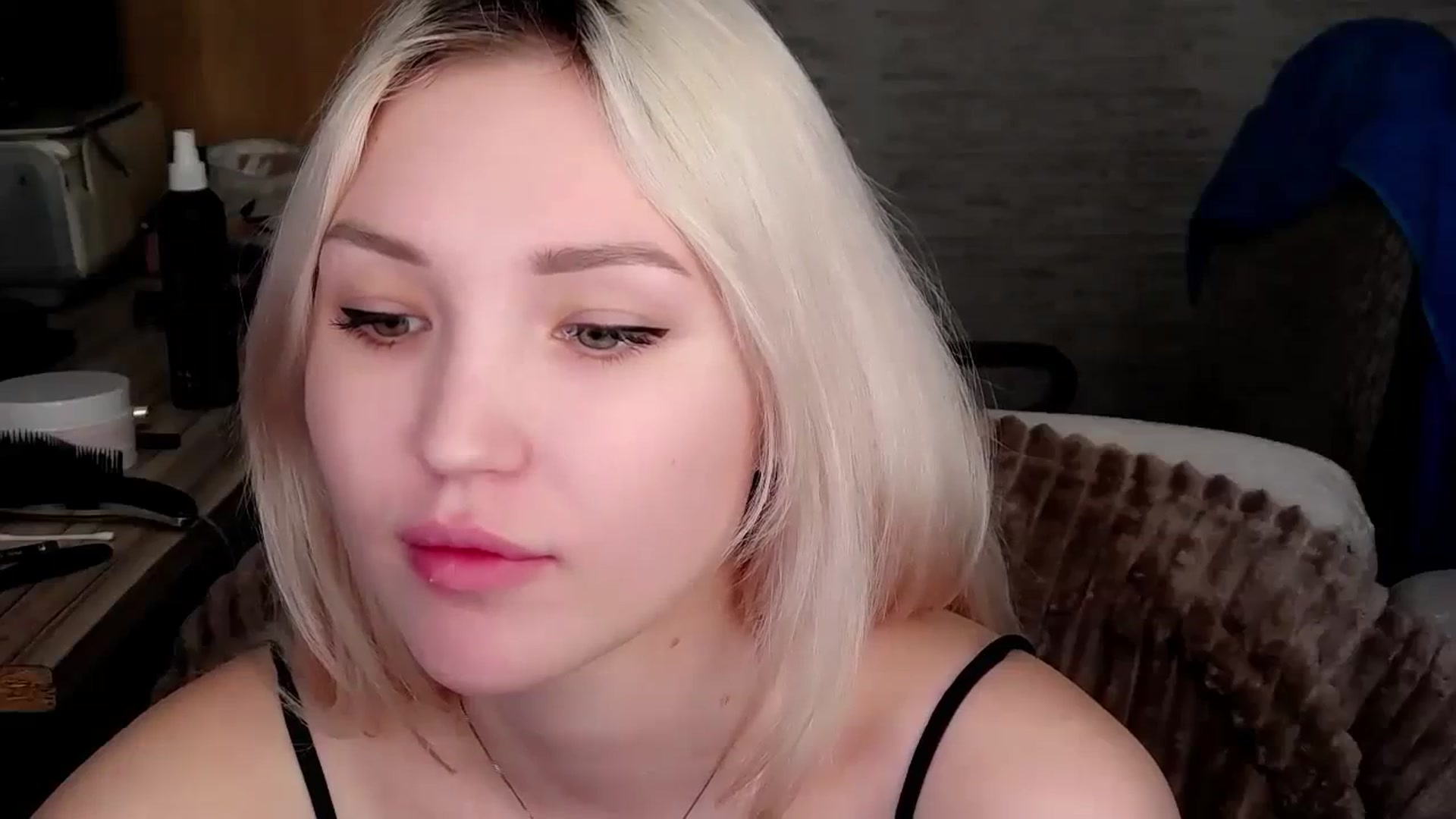 Gallery image thumbnail from Ashley_cutie_'s myfreecams stream on, 11/15/2023, 07:59 image 16 of 20