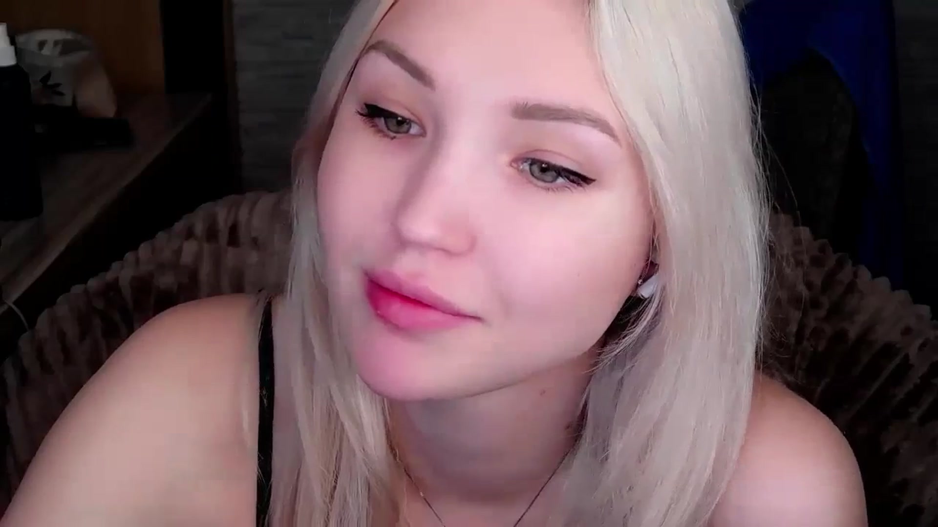 Gallery image thumbnail from Ashley_cutie_'s myfreecams stream on, 11/15/2023, 07:59 image 4 of 20