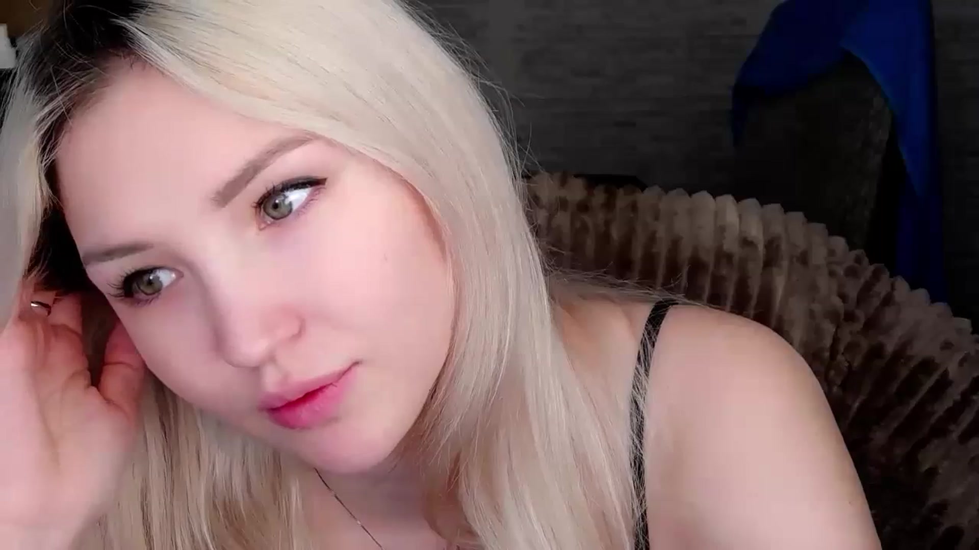 Gallery image thumbnail from Ashley_cutie_'s myfreecams stream on, 11/15/2023, 07:59 image 2 of 20