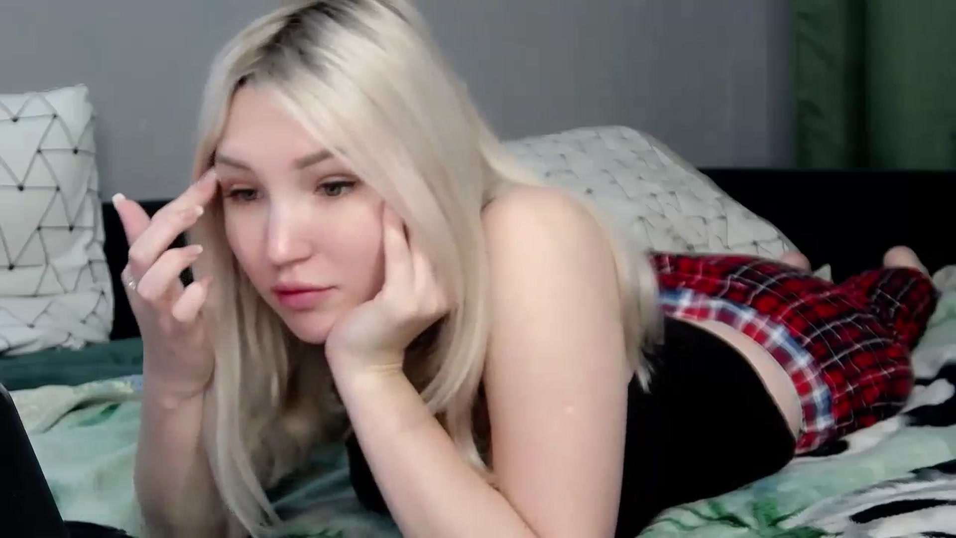 Gallery image thumbnail from Ashley_cutie_'s myfreecams stream on, 12/10/2023, 10:23 image 7 of 20