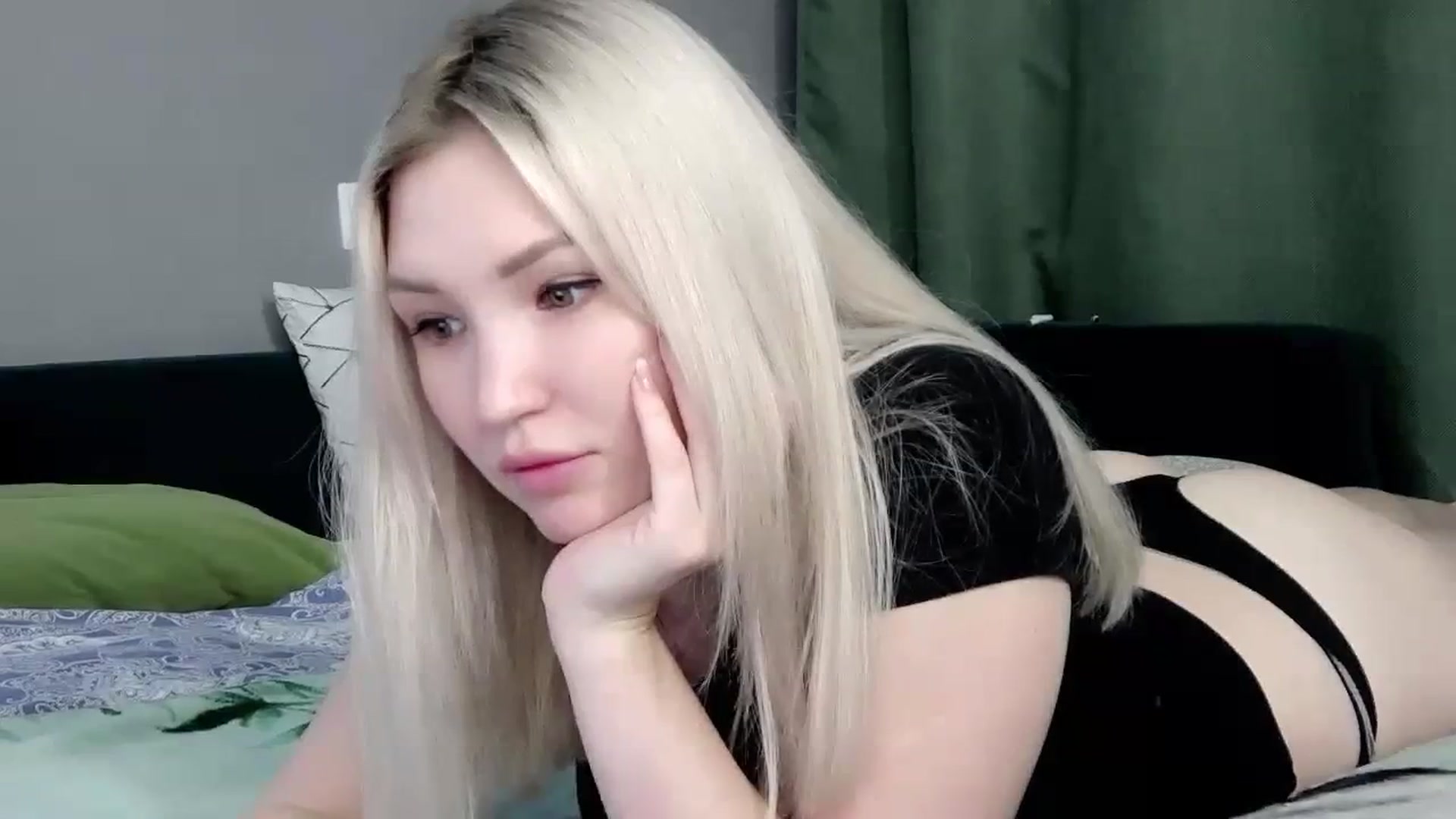 Gallery image thumbnail from Ashley_cutie_'s myfreecams stream on, 12/12/2023, 08:07 image 17 of 20