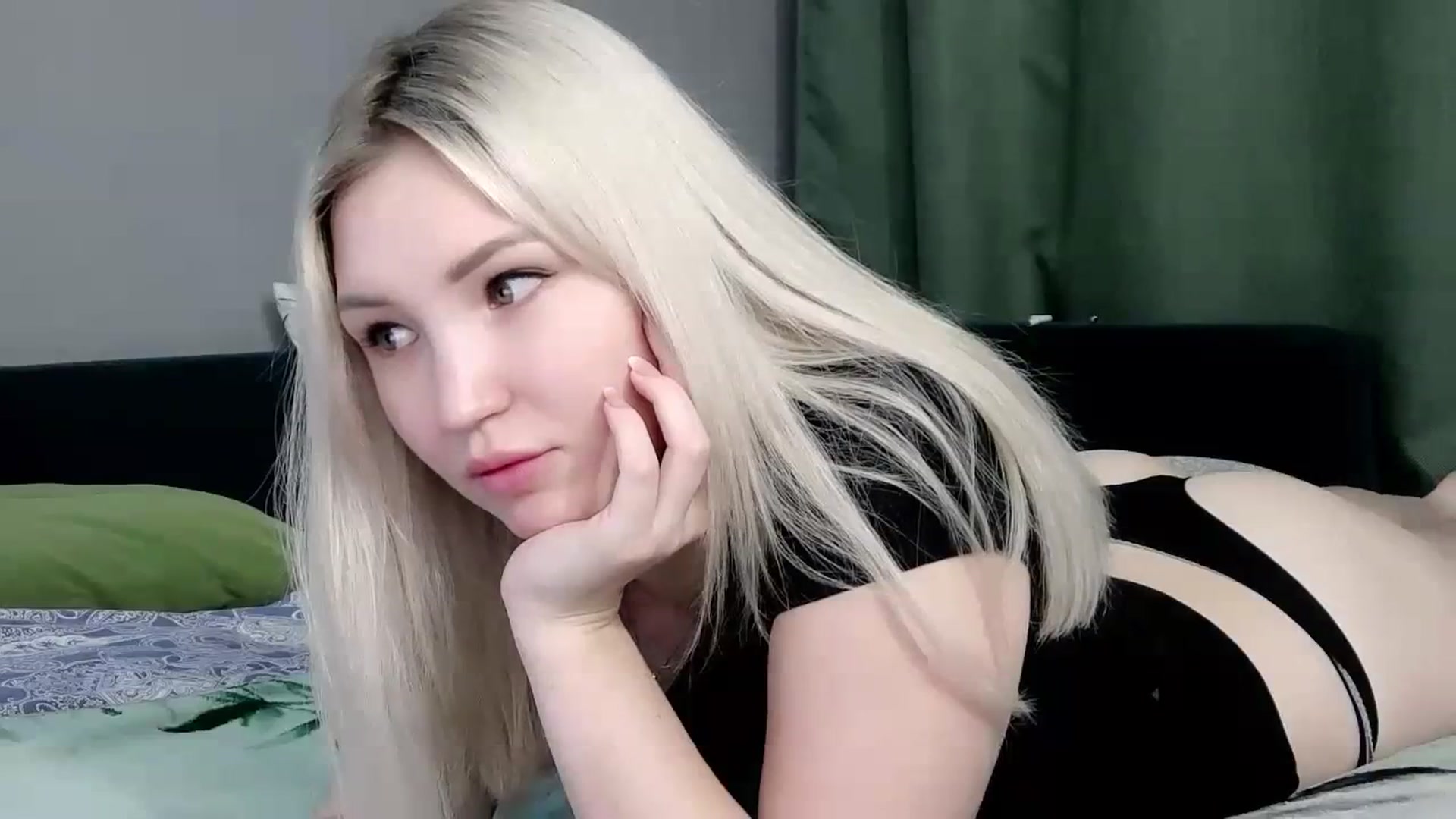 Gallery image thumbnail from Ashley_cutie_'s myfreecams stream on, 12/12/2023, 08:07 image 9 of 20