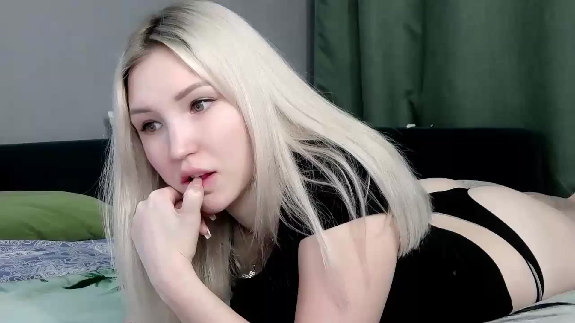 Gallery image thumbnail from Ashley_cutie_'s myfreecams stream on, 12/12/2023, 08:07 image 10 of 20