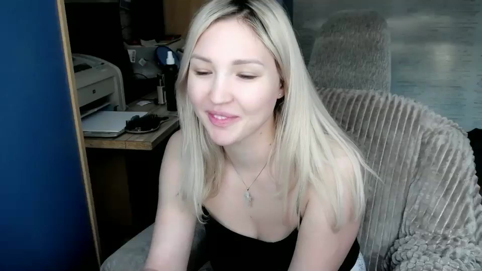 Gallery image thumbnail from Ashley_cutie_'s myfreecams stream on, 12/25/2023, 05:30 image 19 of 20