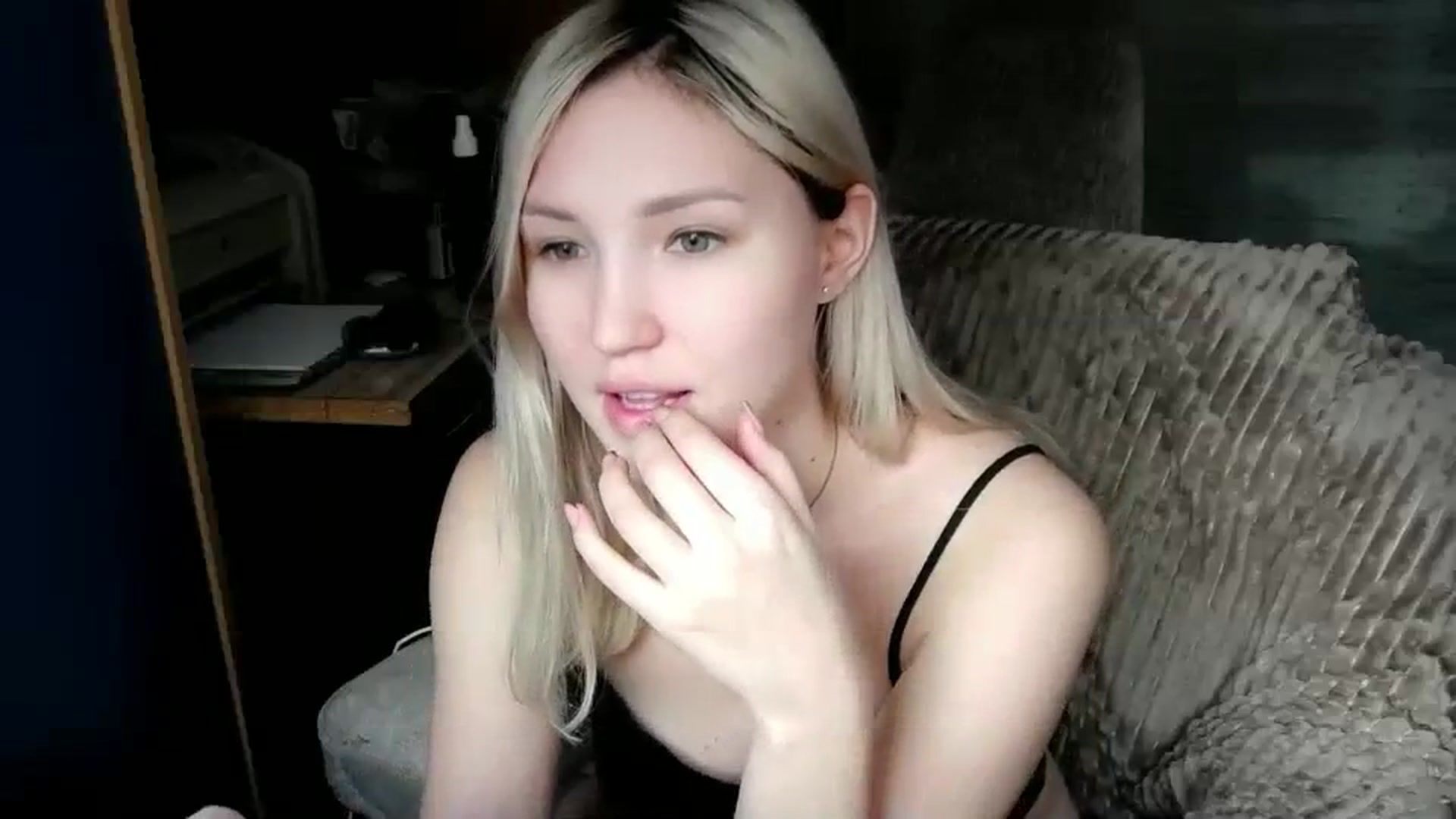 Gallery image thumbnail from Ashley_cutie_'s myfreecams stream on, 12/25/2023, 06:21 image 16 of 20