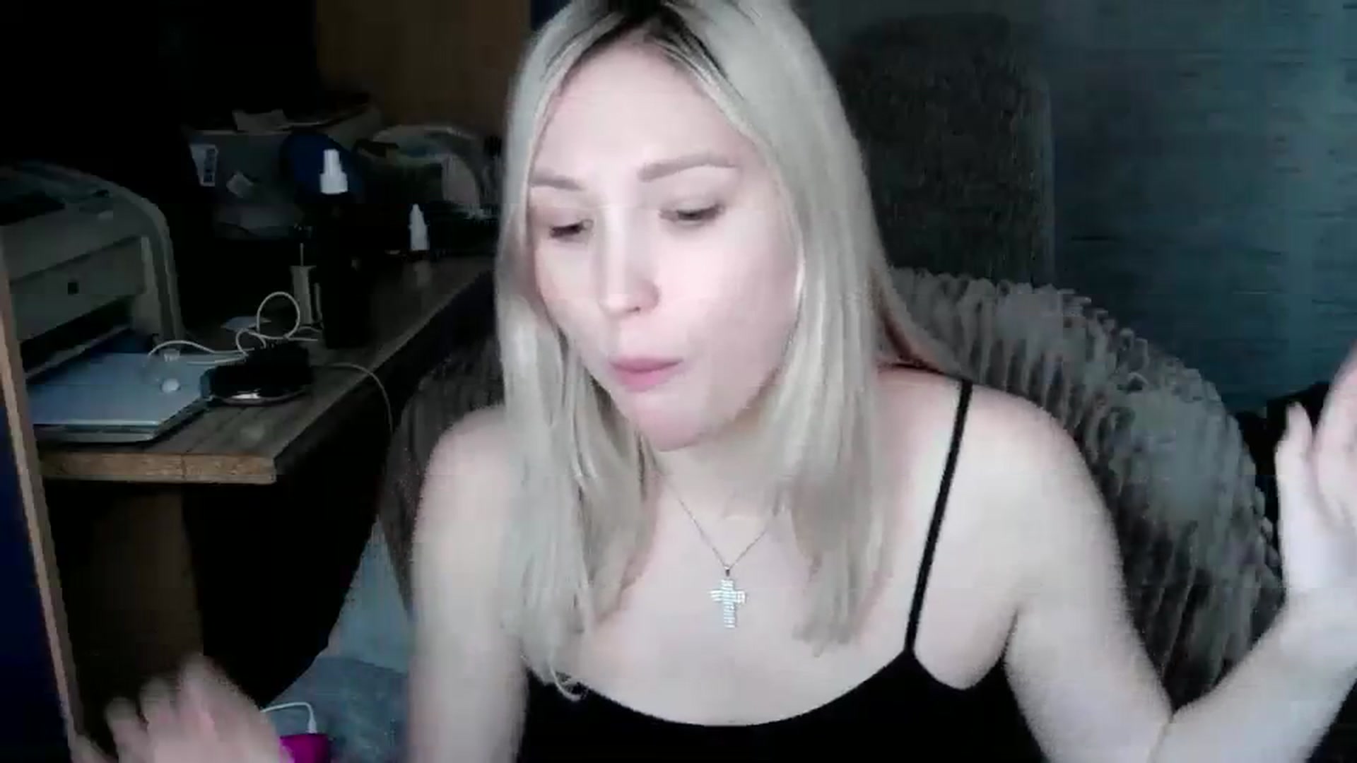 Gallery image thumbnail from Ashley_cutie_'s myfreecams stream on, 12/25/2023, 08:25 image 14 of 20