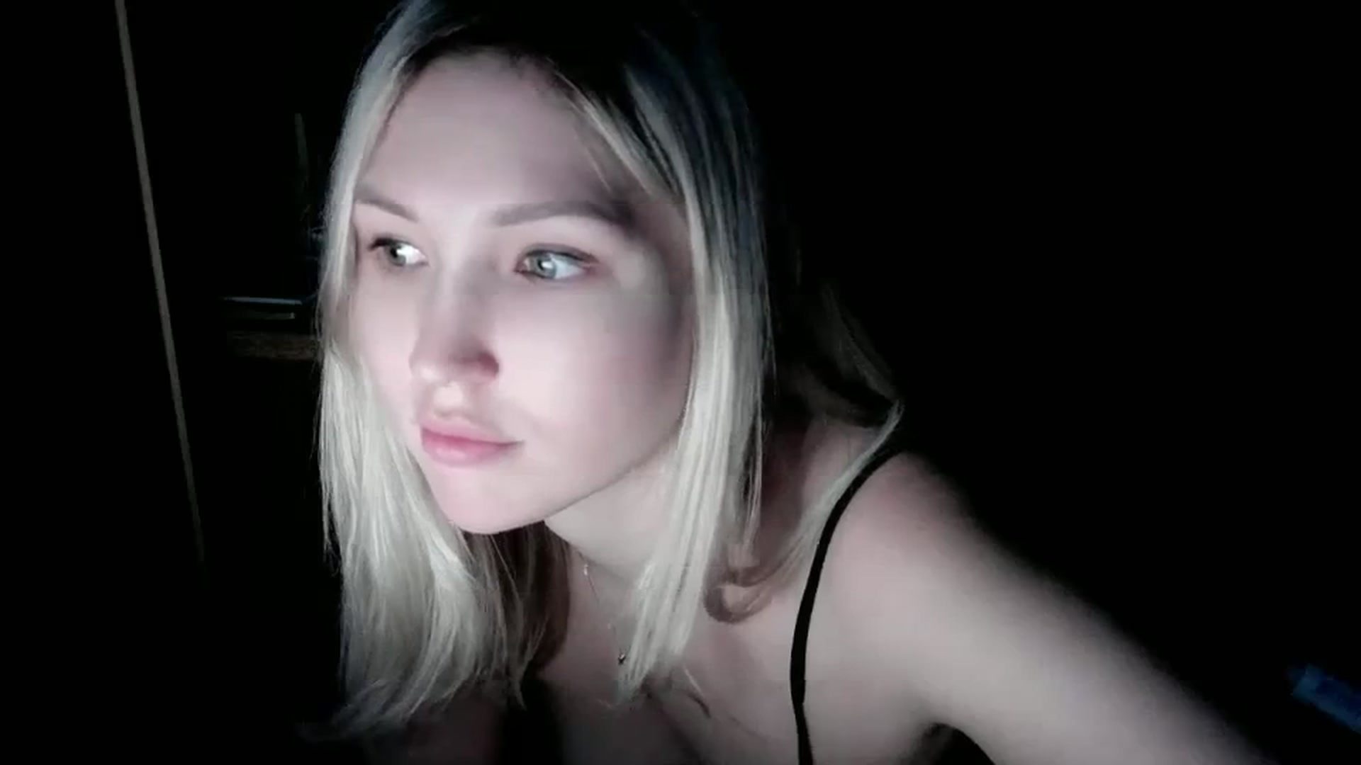 Gallery image thumbnail from Ashley_cutie_'s myfreecams stream on, 12/25/2023, 09:42 image 2 of 20
