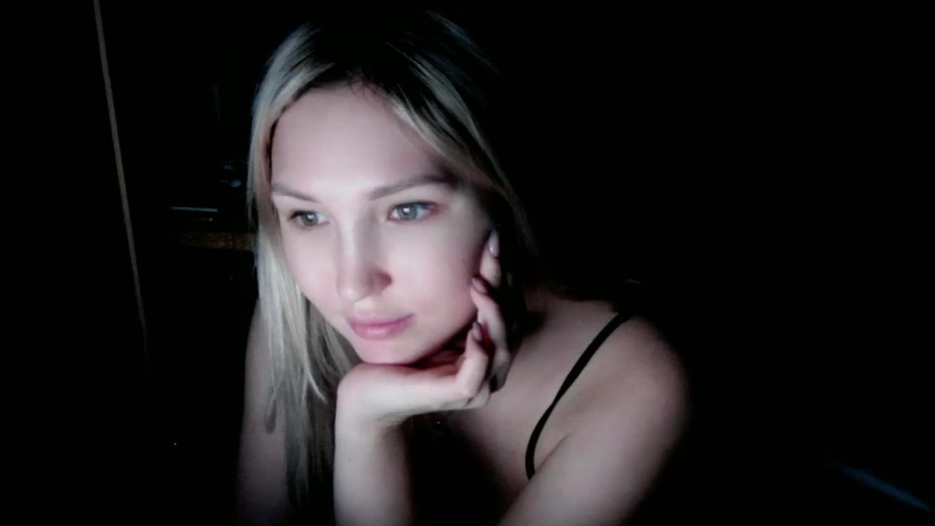 Gallery image thumbnail from Ashley_cutie_'s myfreecams stream on, 12/25/2023, 09:42 image 8 of 20
