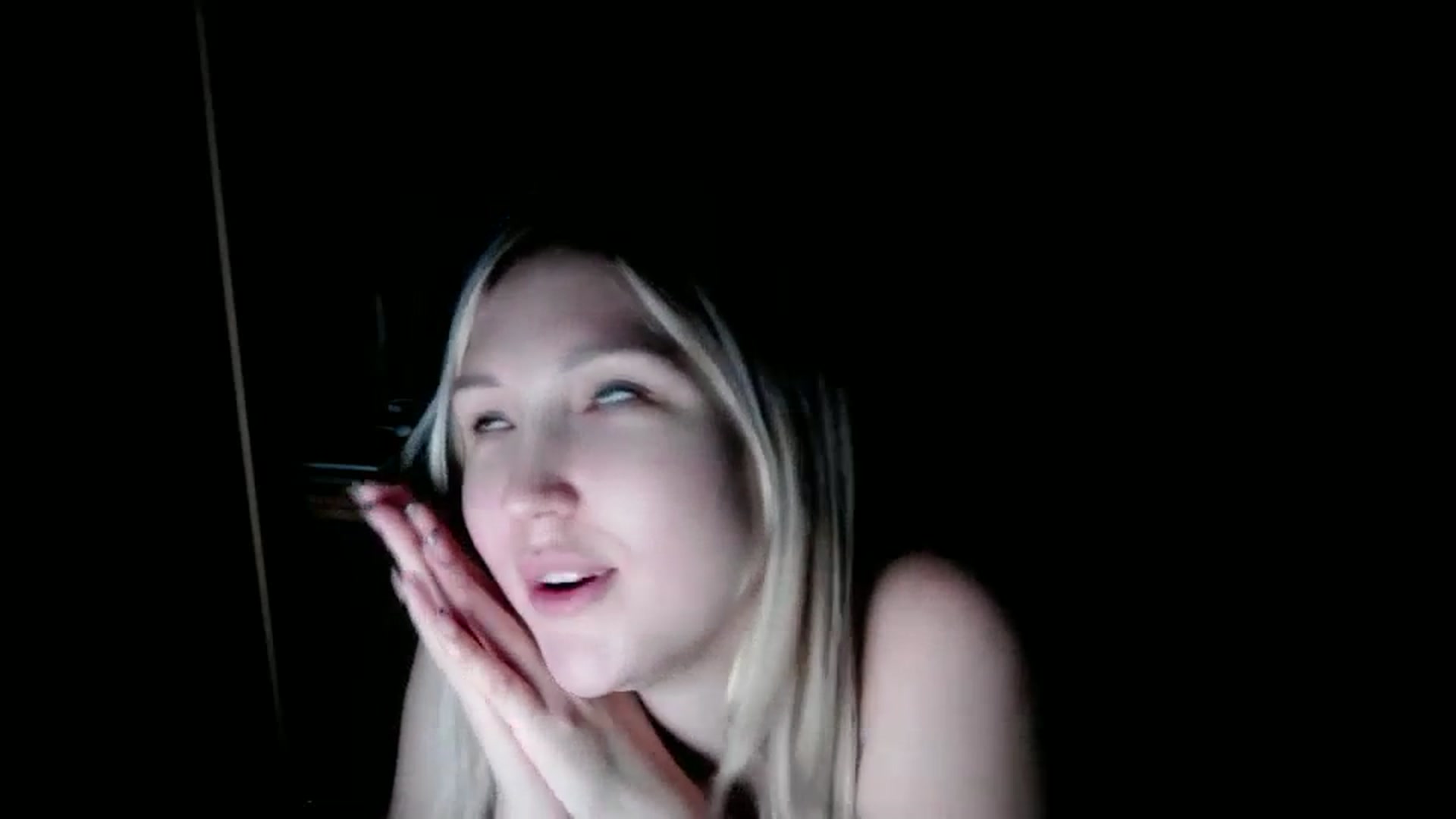Gallery image thumbnail from Ashley_cutie_'s myfreecams stream on, 12/25/2023, 09:42 image 16 of 20
