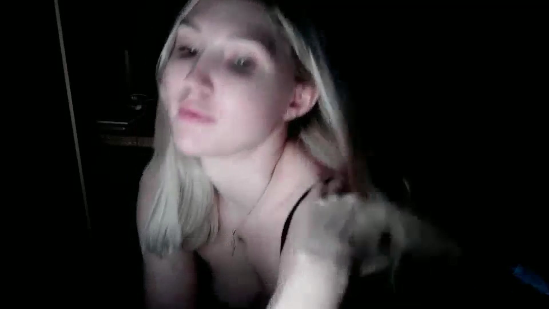 Gallery image thumbnail from Ashley_cutie_'s myfreecams stream on, 12/25/2023, 09:42 image 3 of 20
