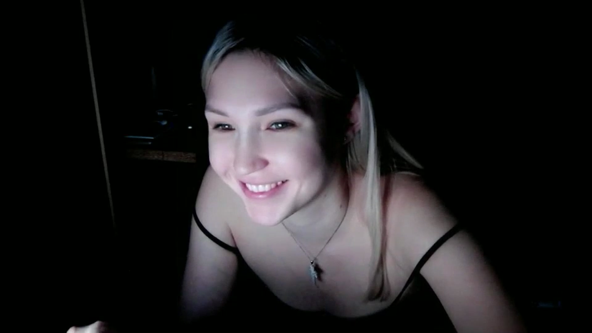 Gallery image thumbnail from Ashley_cutie_'s myfreecams stream on, 12/25/2023, 09:42 image 13 of 20