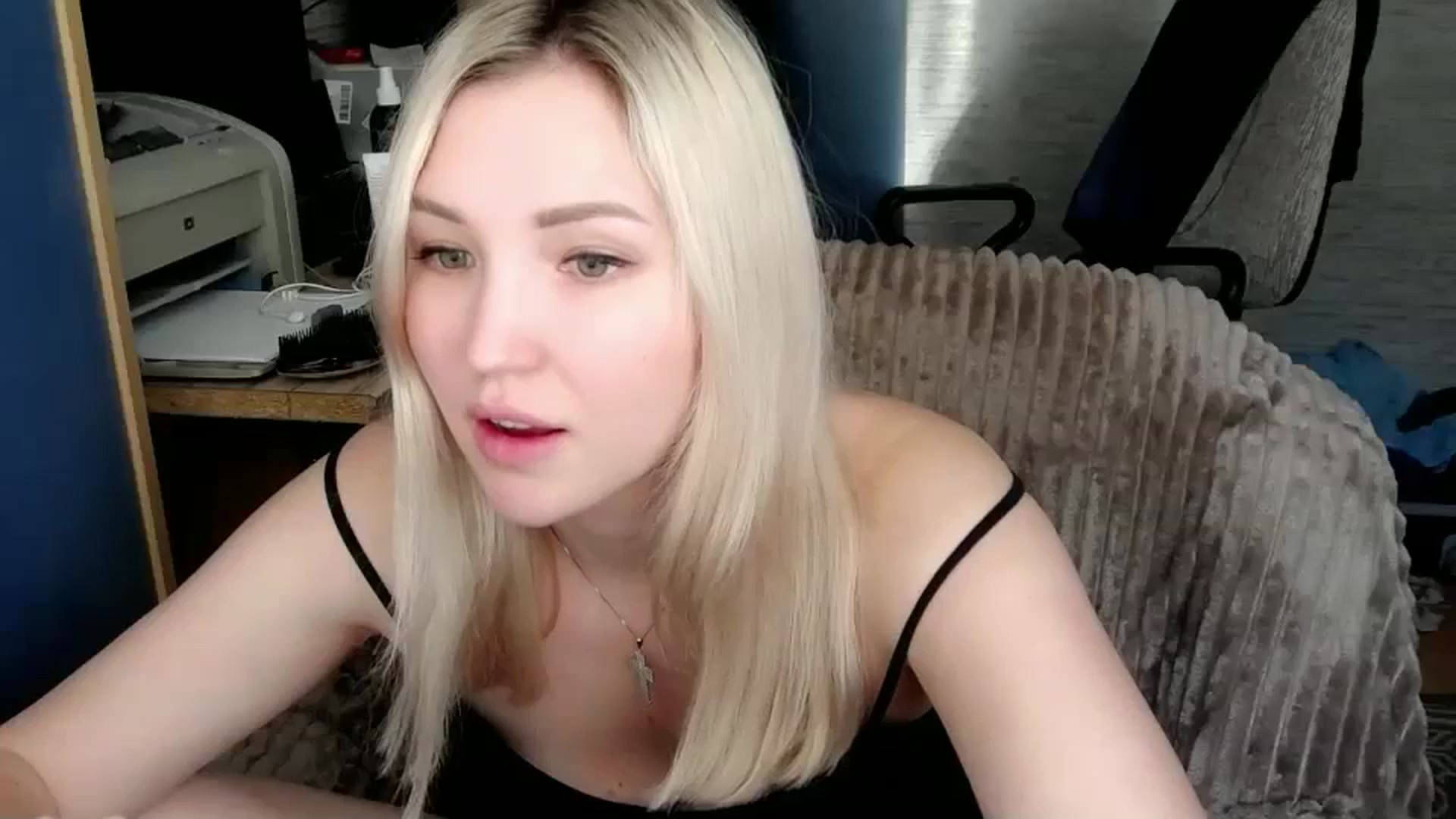 Gallery image thumbnail from Ashley_cutie_'s myfreecams stream on, 12/26/2023, 07:15 image 16 of 20