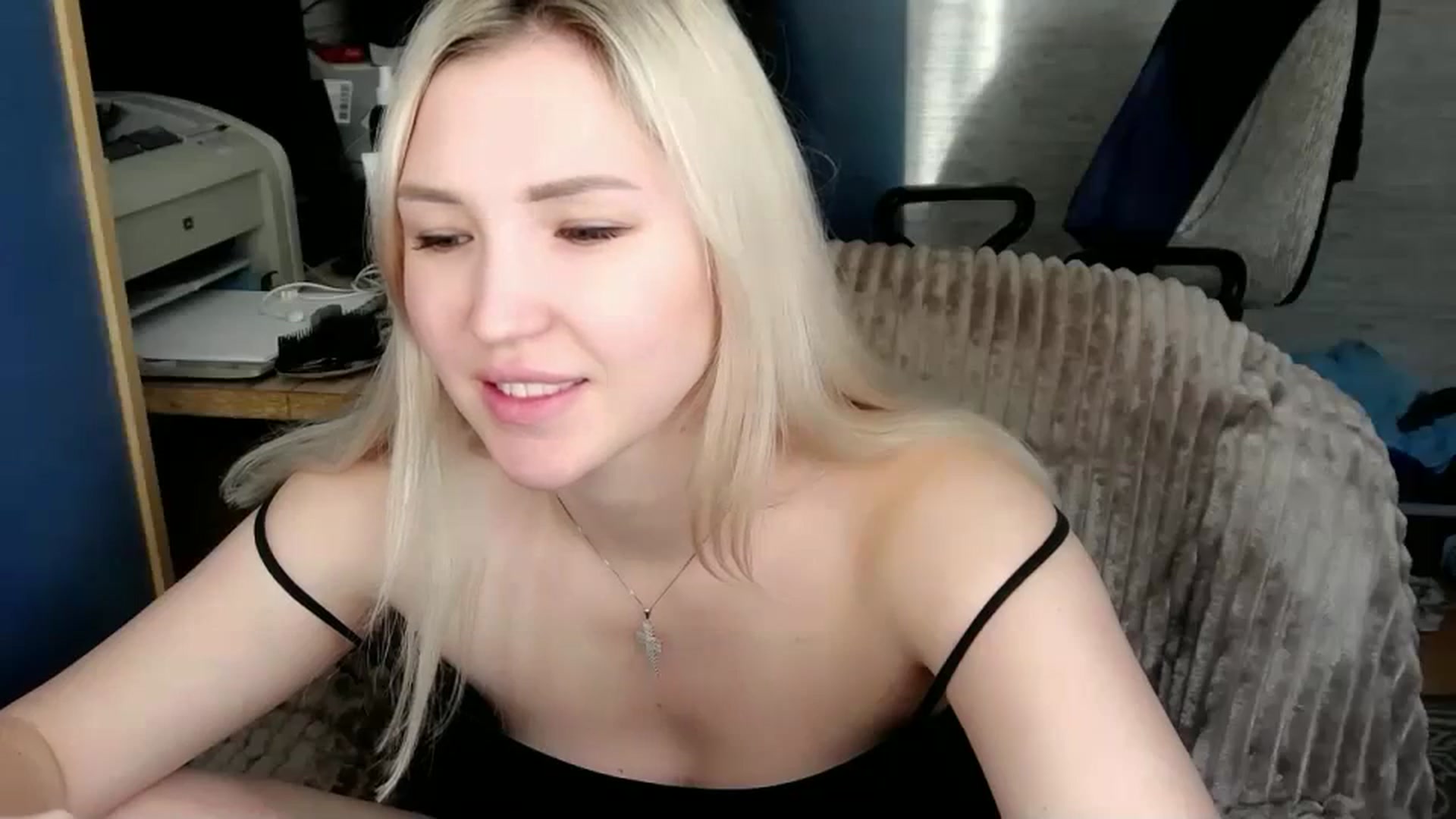 Gallery image thumbnail from Ashley_cutie_'s myfreecams stream on, 12/26/2023, 07:15 image 7 of 20