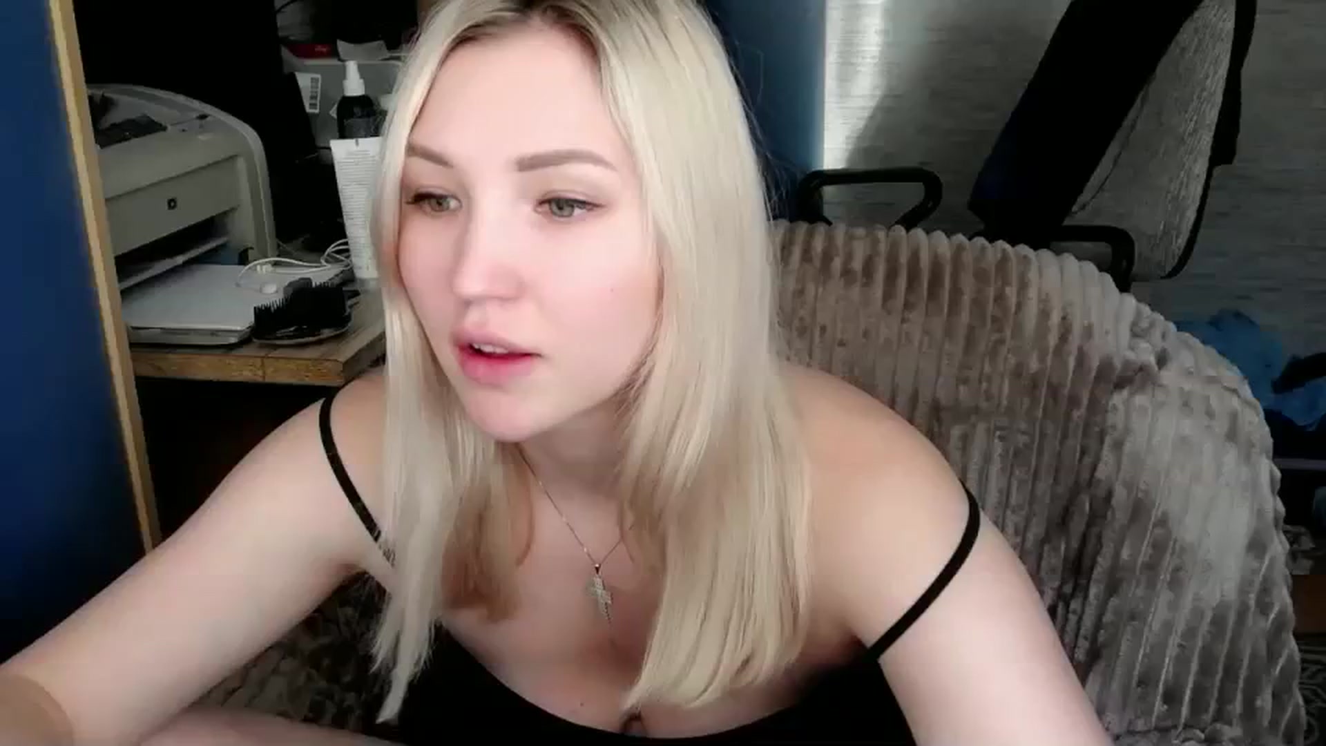 Gallery image thumbnail from Ashley_cutie_'s myfreecams stream on, 12/26/2023, 07:15 image 17 of 20