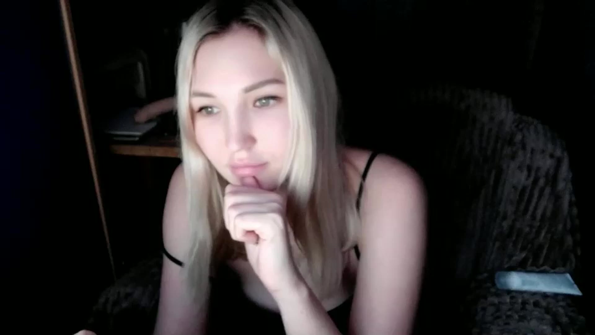 Gallery image thumbnail from Ashley_cutie_'s myfreecams stream on, 12/26/2023, 08:48 image 19 of 20