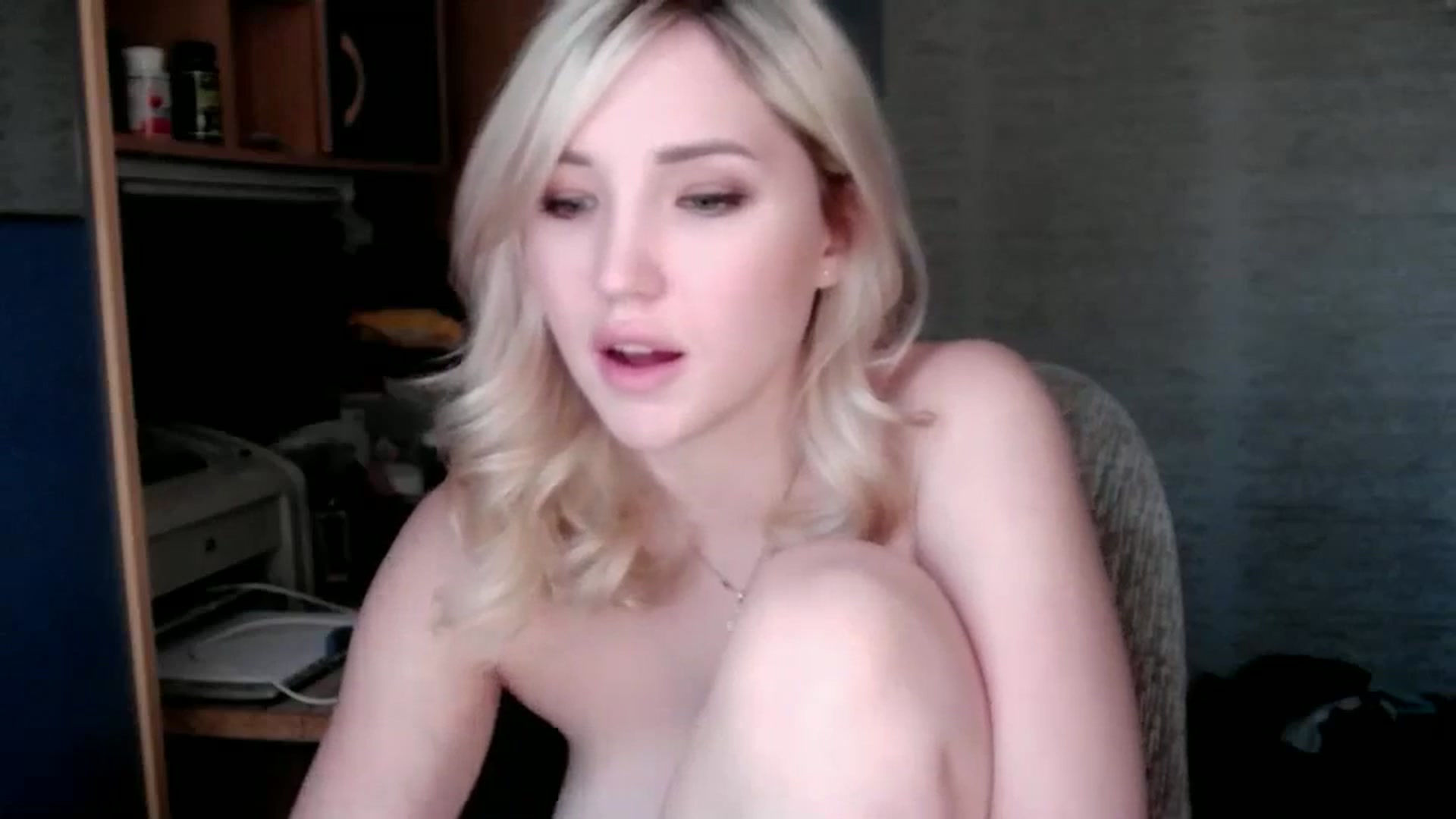 Gallery image thumbnail from Ashley_cutie_'s myfreecams stream on, 12/27/2023, 08:21 image 17 of 20