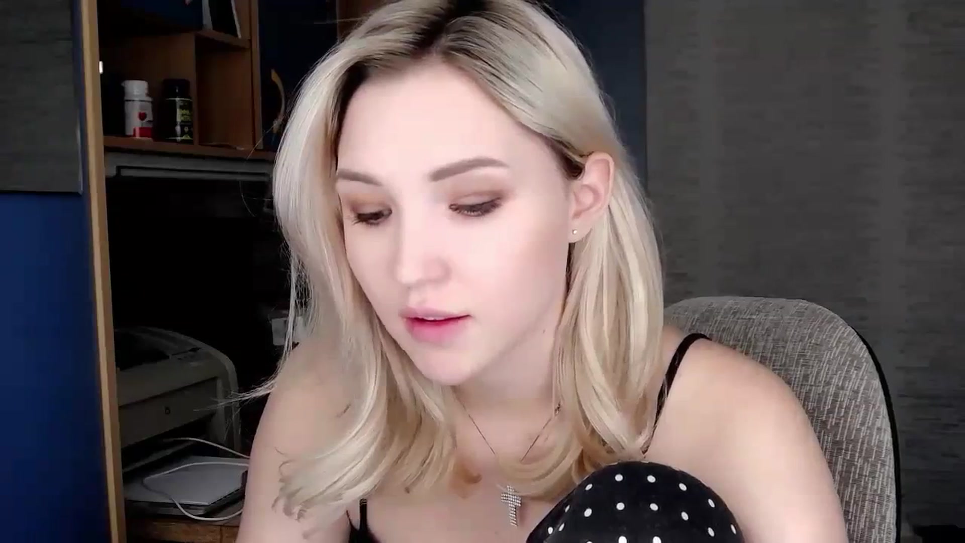 Gallery image thumbnail from Ashley_cutie_'s myfreecams stream on, 12/29/2023, 07:22 image 15 of 20