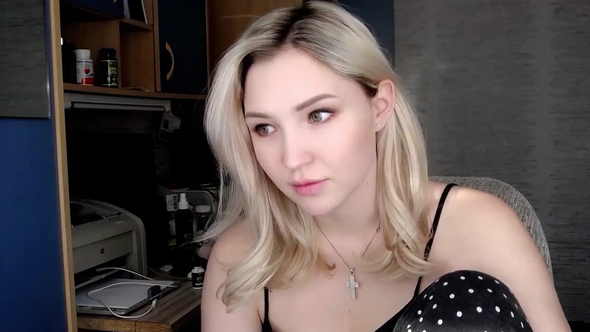 Gallery image thumbnail from Ashley_cutie_'s myfreecams stream on, 12/29/2023, 07:22 image 9 of 20