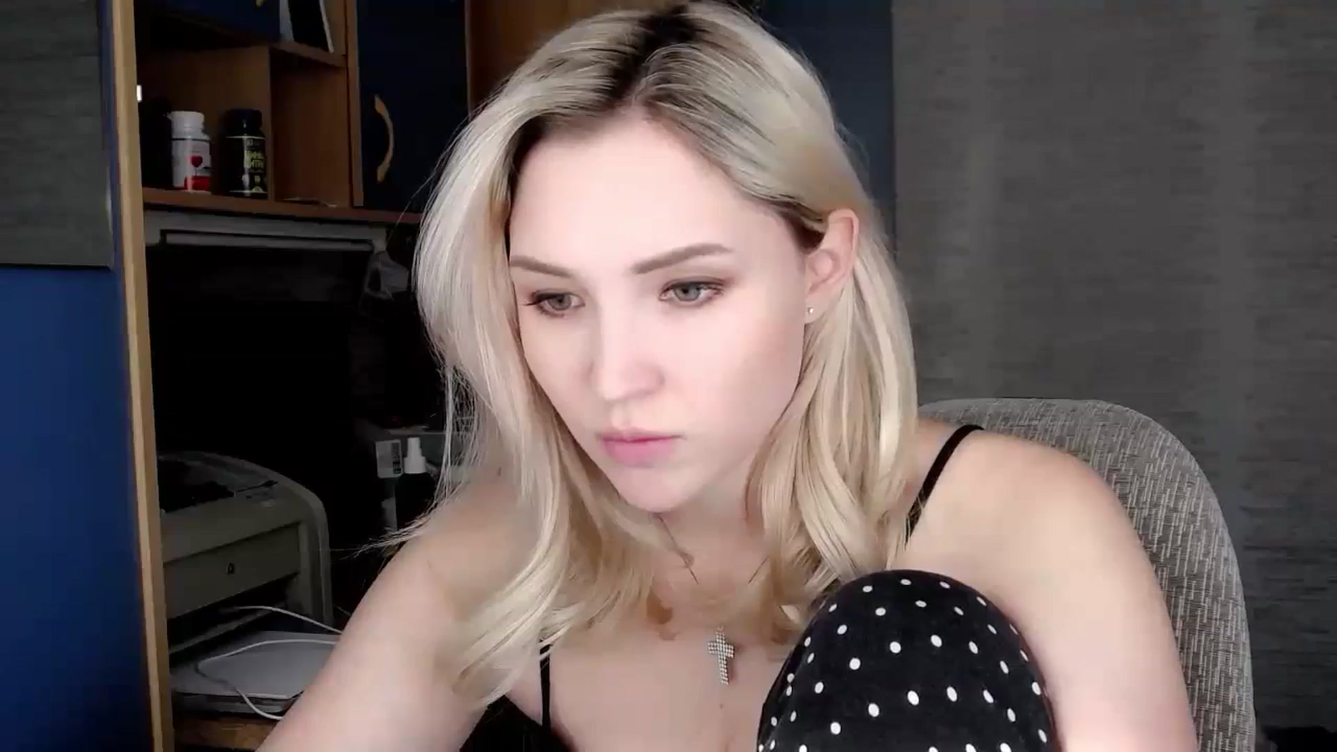 Gallery image thumbnail from Ashley_cutie_'s myfreecams stream on, 12/29/2023, 07:22 image 4 of 20