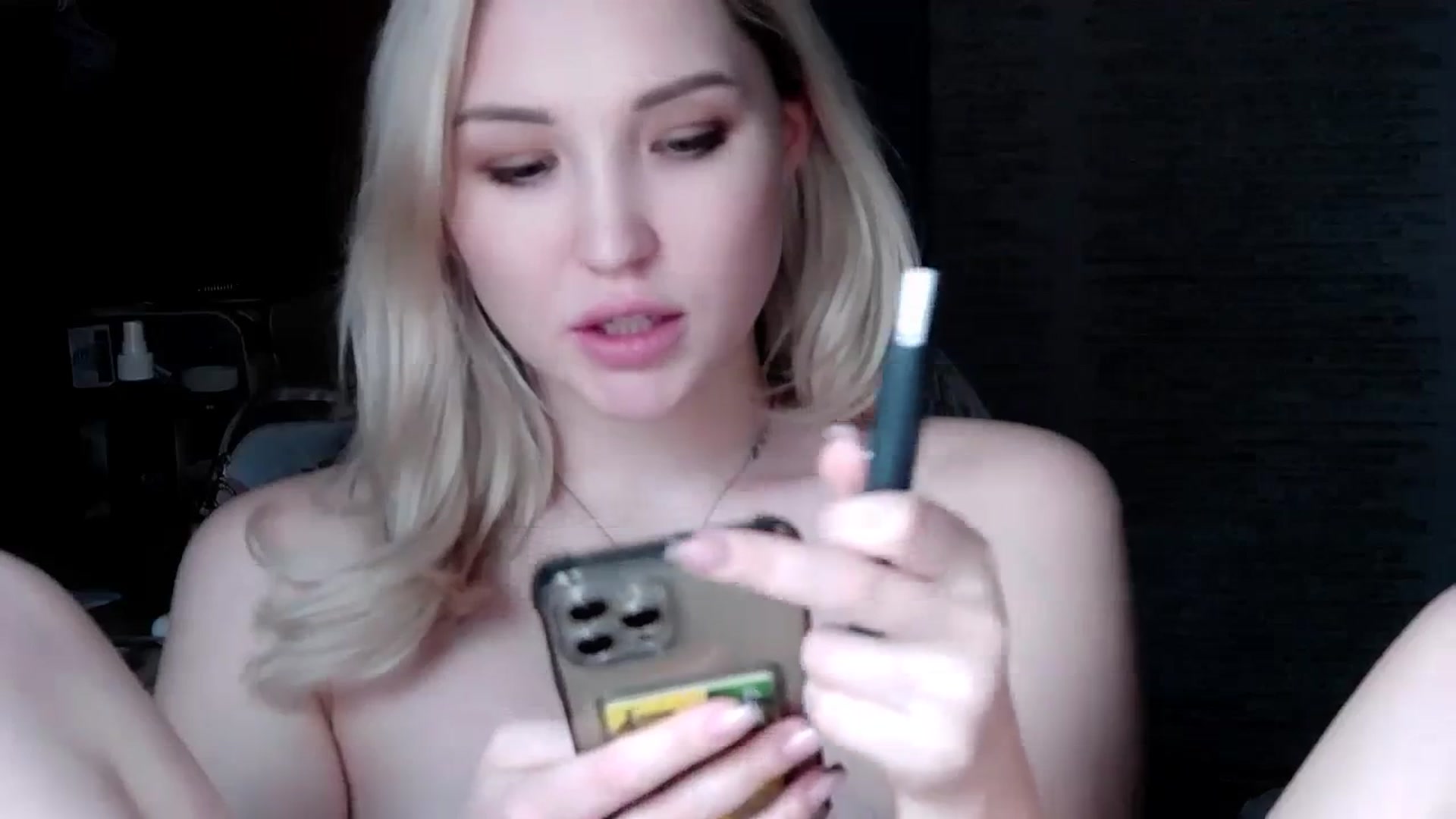 Gallery image thumbnail from Ashley_cutie_'s myfreecams stream on, 12/29/2023, 08:20 image 13 of 20