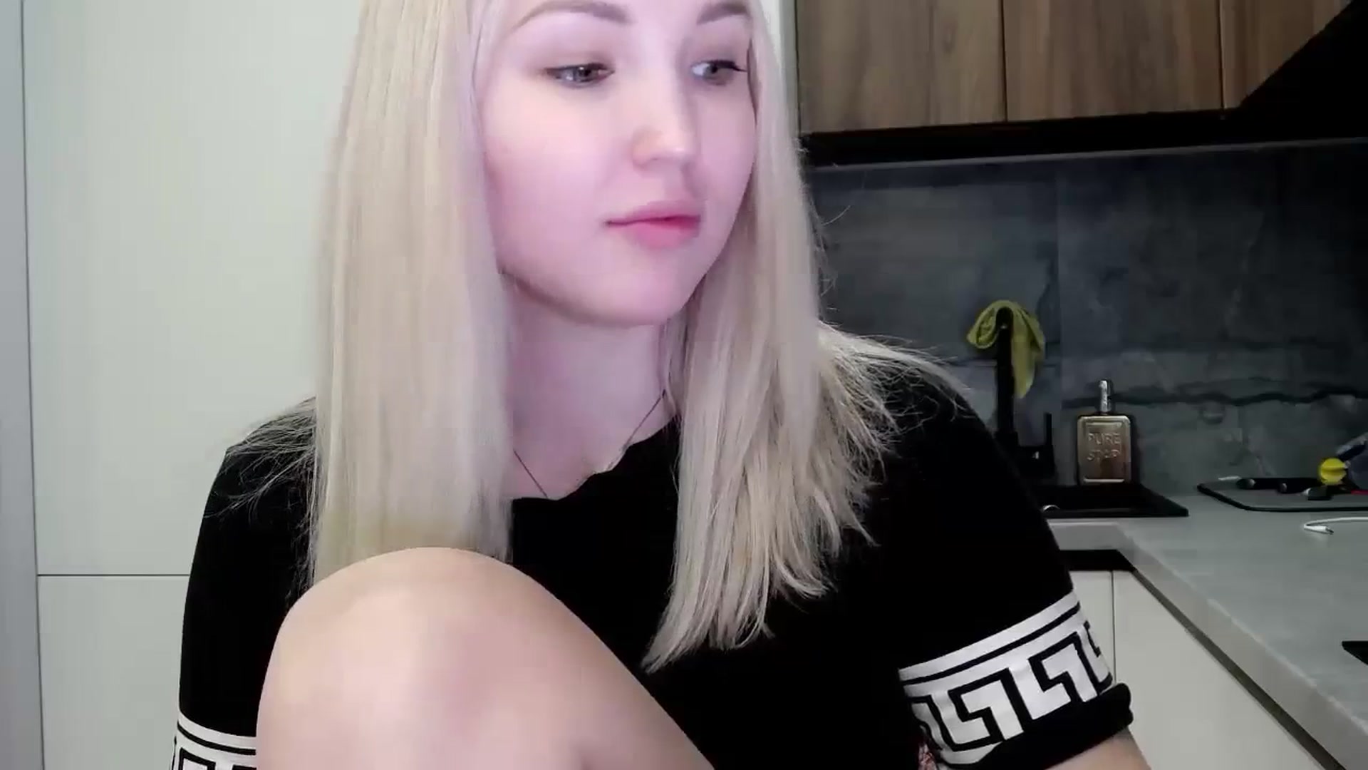 Gallery image thumbnail from Ashley_cutie_'s myfreecams stream on, 01/28/2024, 11:22 image 10 of 20
