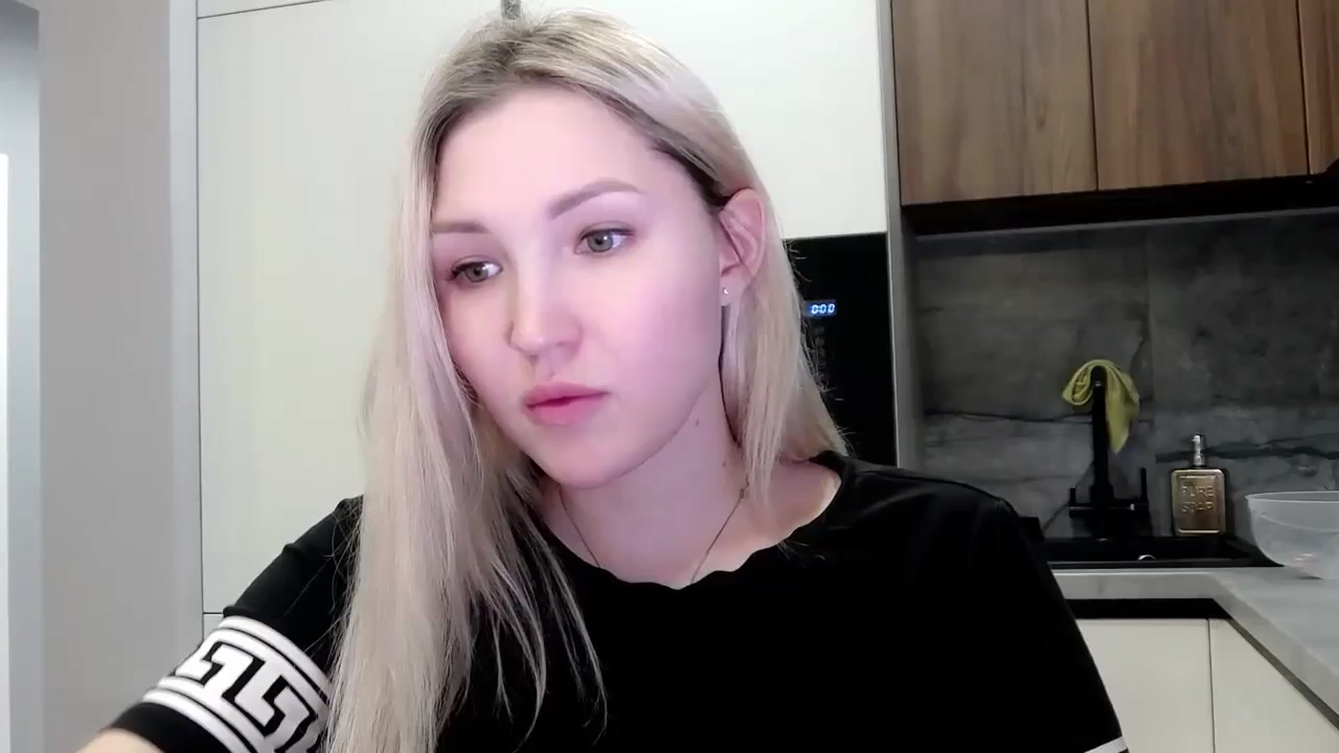 Gallery image thumbnail from Ashley_cutie_'s myfreecams stream on, 01/28/2024, 13:53 image 12 of 20
