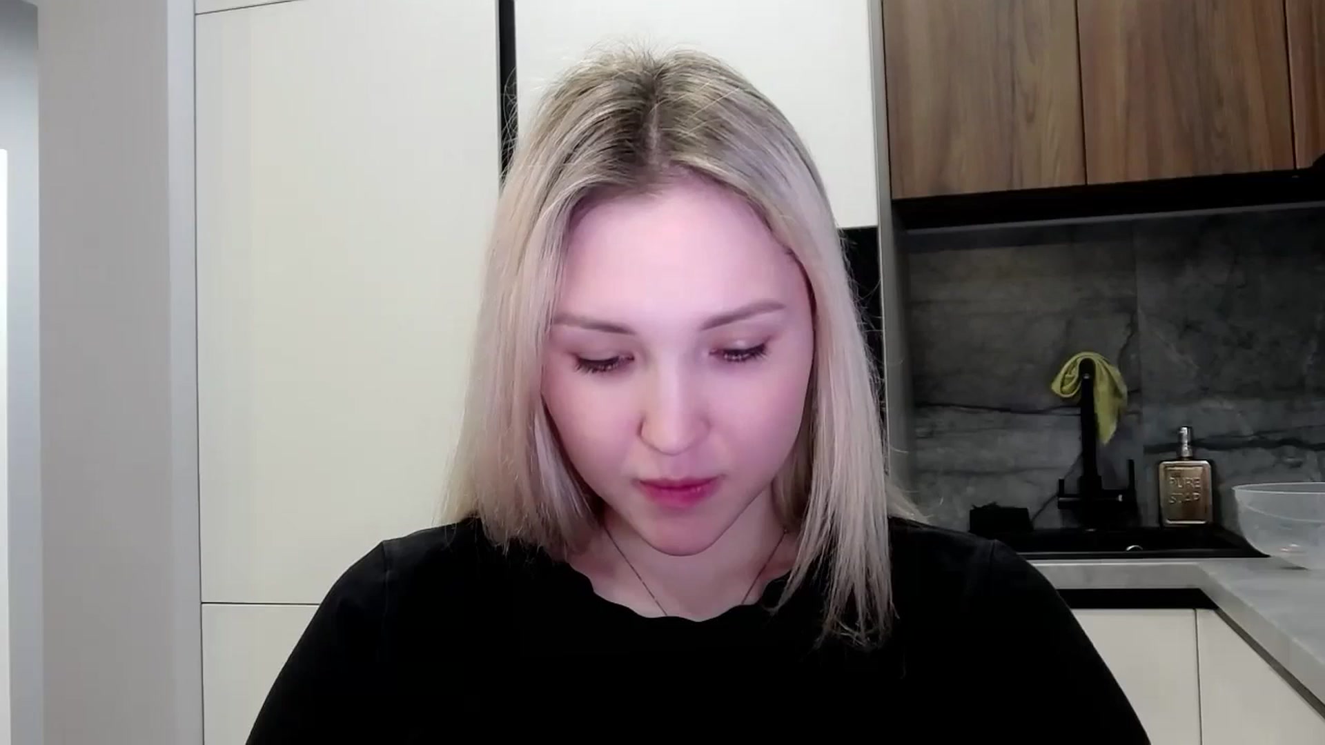Gallery image thumbnail from Ashley_cutie_'s myfreecams stream on, 01/28/2024, 13:53 image 16 of 20