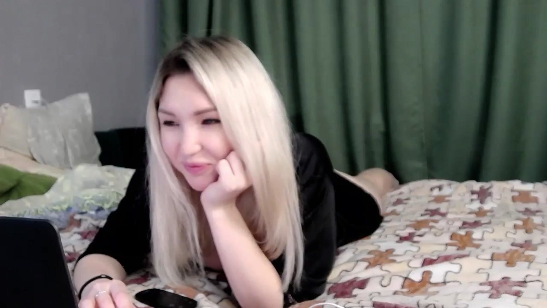 Gallery image thumbnail from Ashley_cutie_'s myfreecams stream on, 02/07/2024, 08:20 image 16 of 20