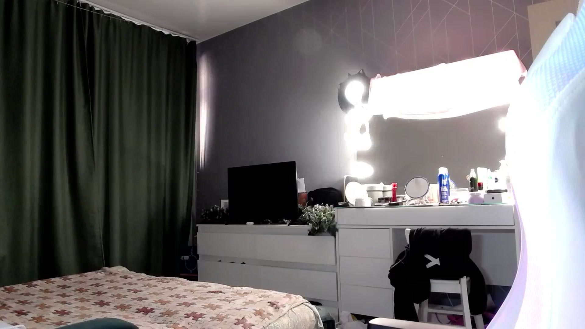 Gallery image thumbnail from Ashley_cutie_'s myfreecams stream on, 02/11/2024, 10:46 image 14 of 20