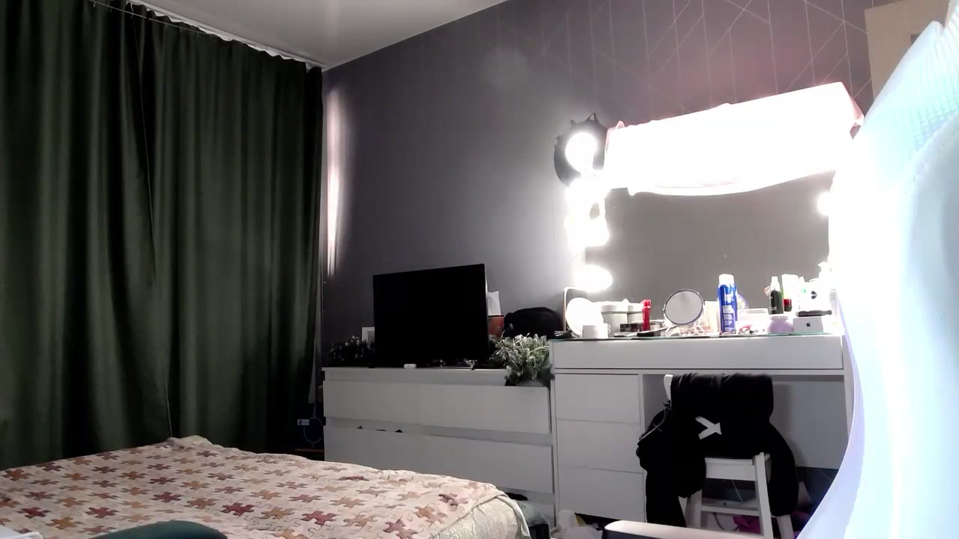 Gallery image thumbnail from Ashley_cutie_'s myfreecams stream on, 02/11/2024, 10:46 image 15 of 20