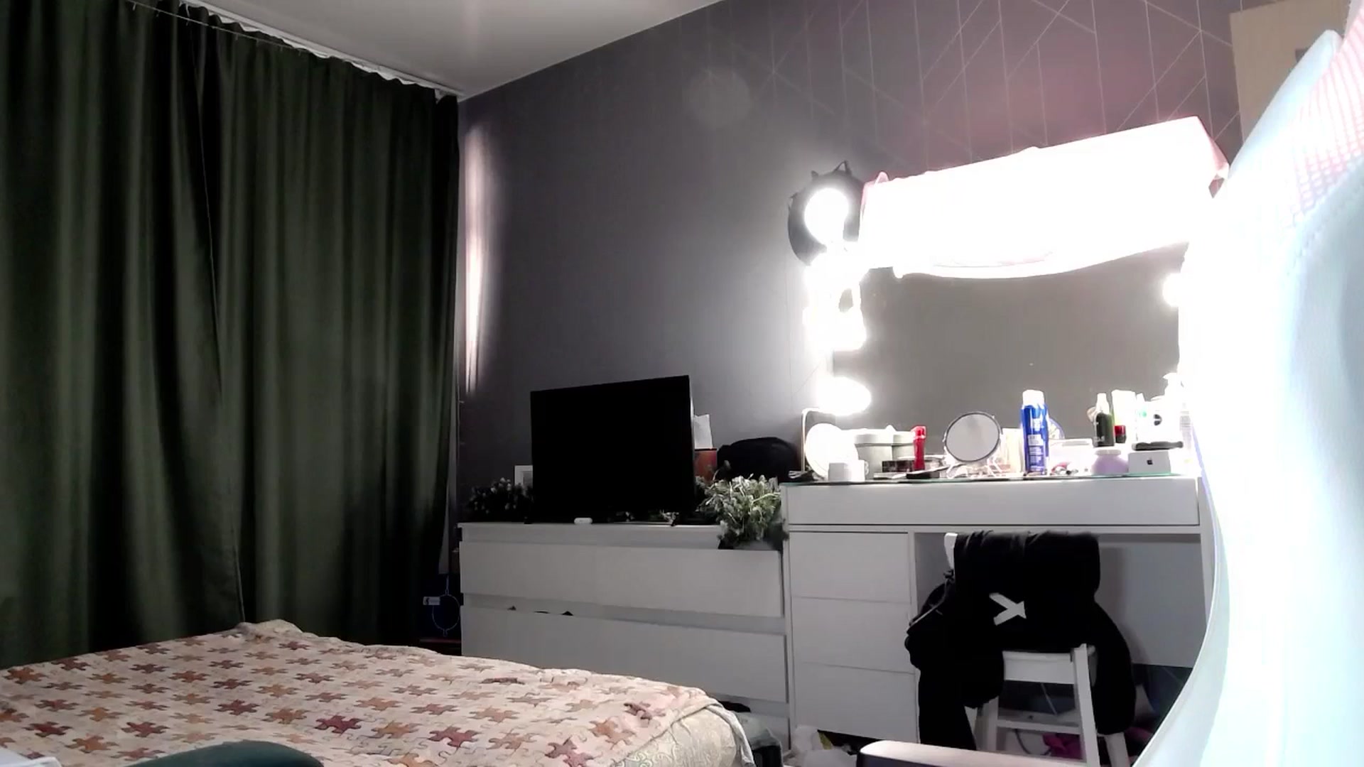 Gallery image thumbnail from Ashley_cutie_'s myfreecams stream on, 02/11/2024, 10:46 image 16 of 20