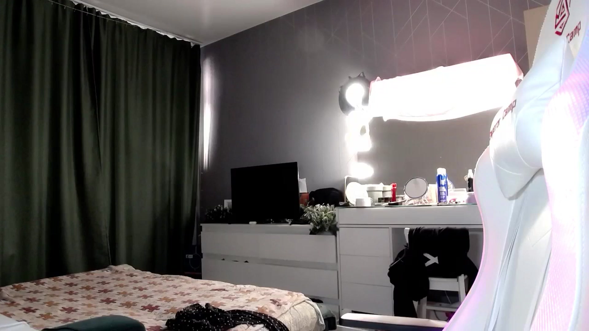 Gallery image thumbnail from Ashley_cutie_'s myfreecams stream on, 02/11/2024, 10:46 image 2 of 20
