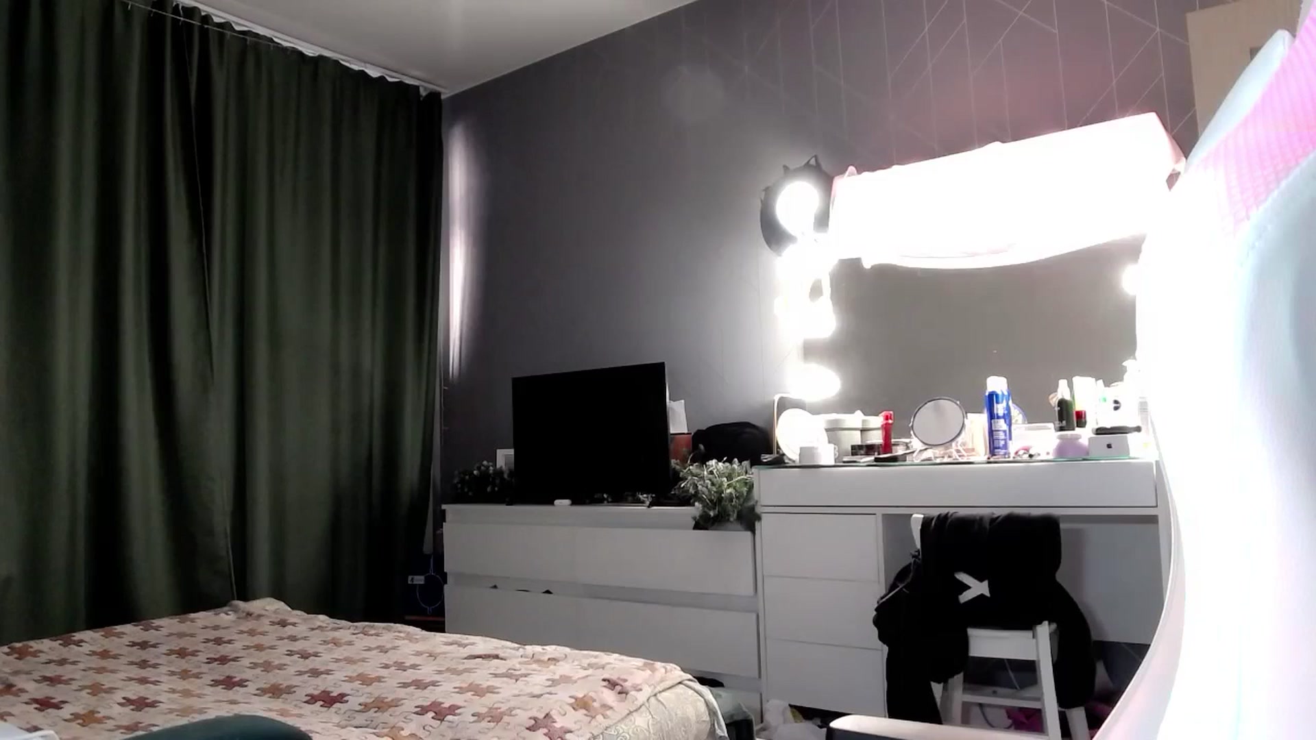 Gallery image thumbnail from Ashley_cutie_'s myfreecams stream on, 02/11/2024, 10:46 image 12 of 20