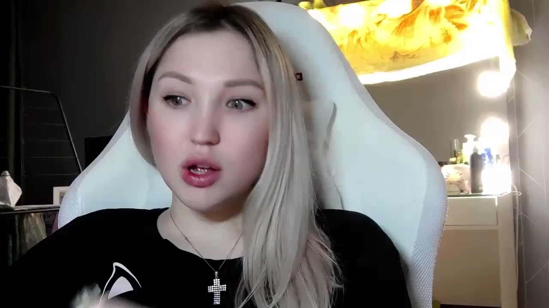 Gallery image thumbnail from Ashley_cutie_'s myfreecams stream on, 03/02/2024, 19:00 image 17 of 20