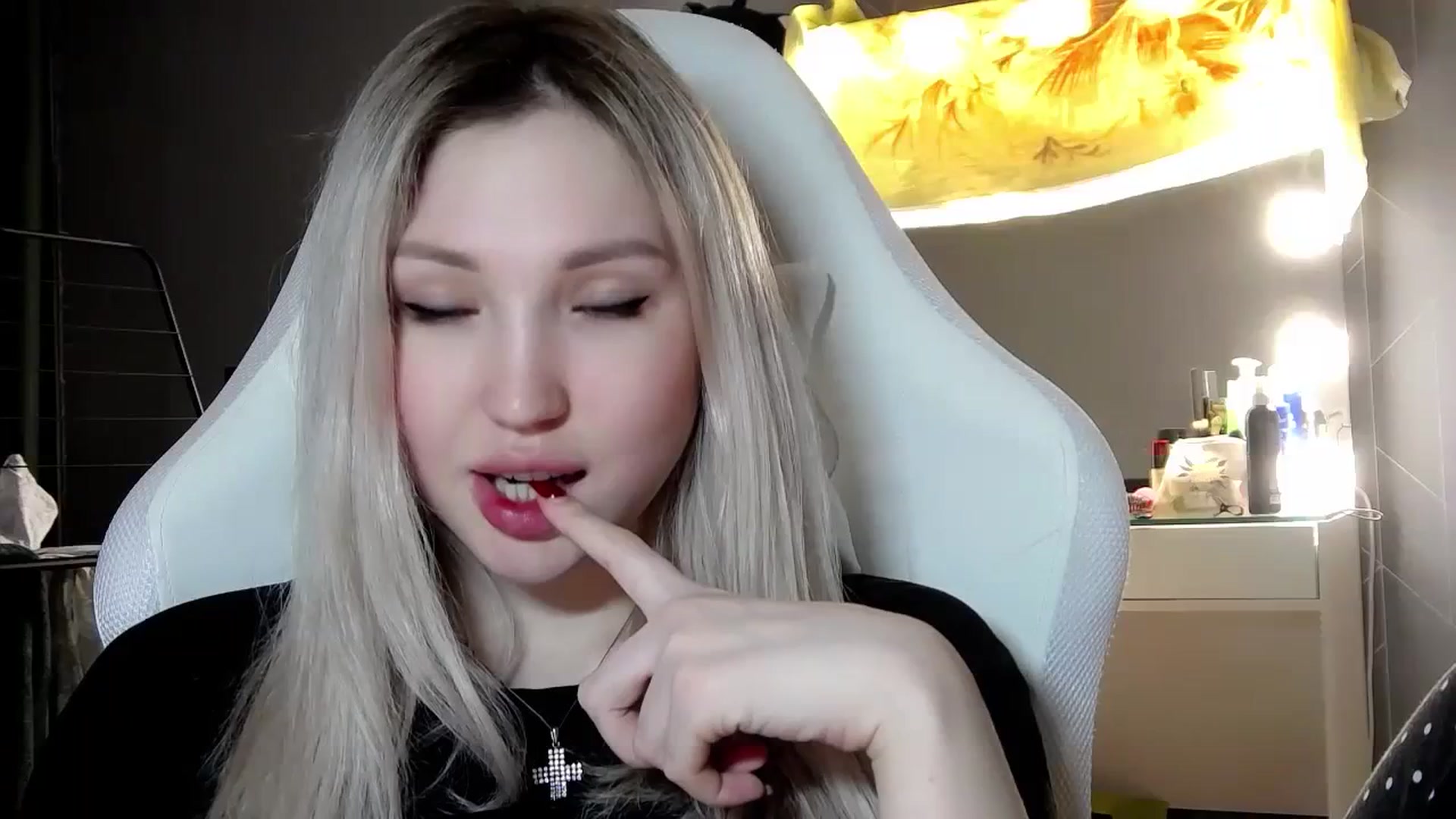 Gallery image thumbnail from Ashley_cutie_'s myfreecams stream on, 03/02/2024, 19:00 image 14 of 20