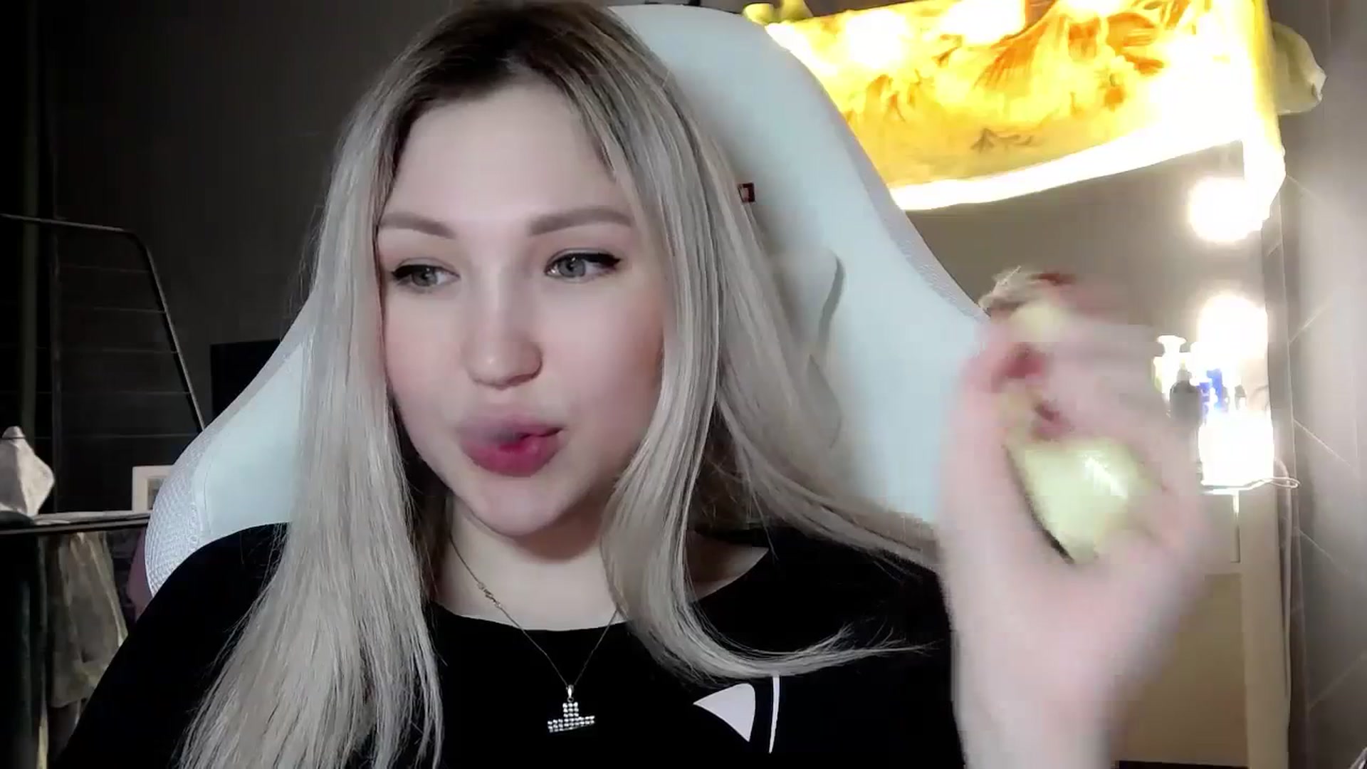 Gallery image thumbnail from Ashley_cutie_'s myfreecams stream on, 03/02/2024, 19:00 image 15 of 20