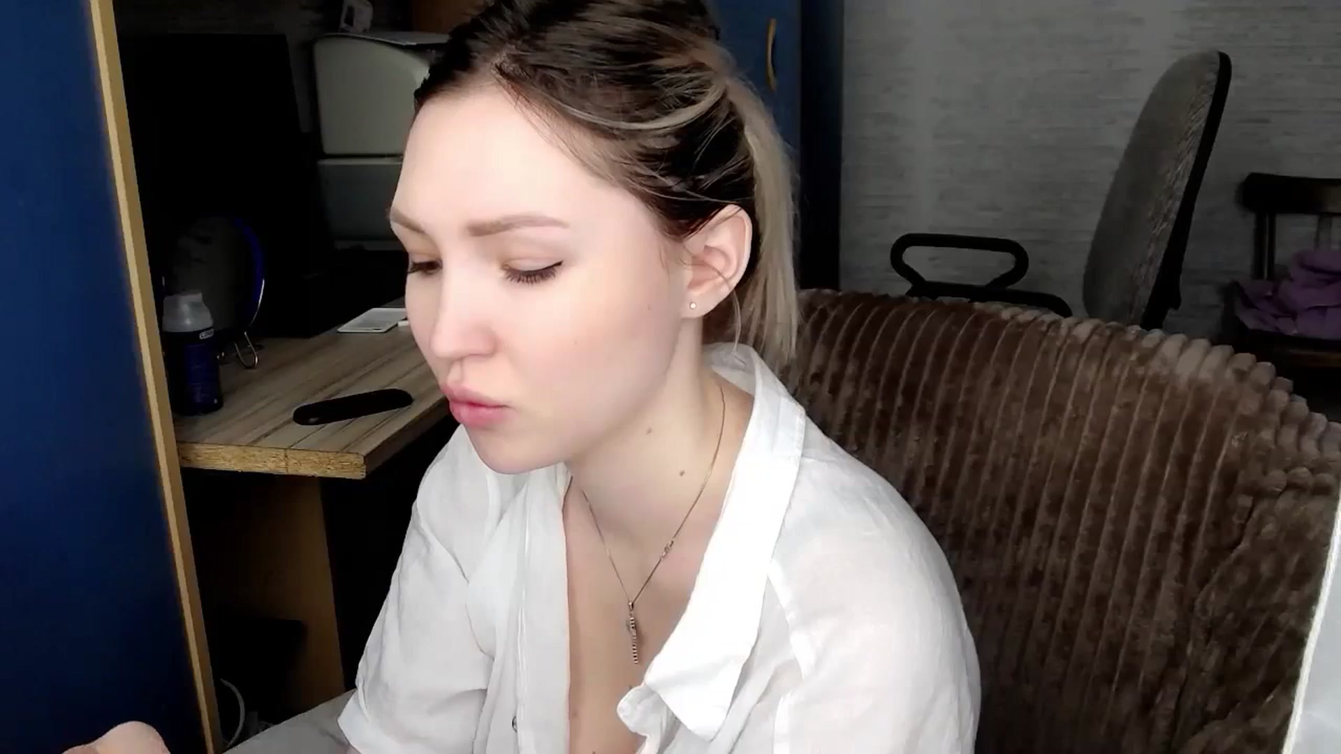 Gallery image thumbnail from Ashley_cutie_'s myfreecams stream on, 03/11/2024, 06:38 image 12 of 20