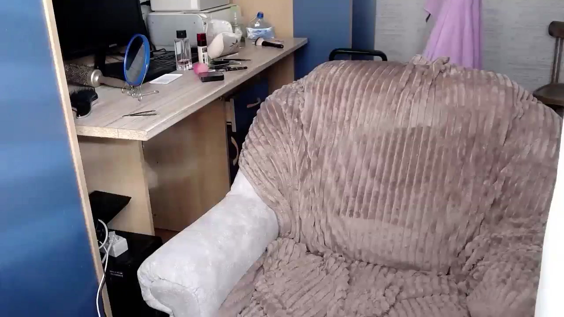 Gallery image thumbnail from Ashley_cutie_'s myfreecams stream on, 03/12/2024, 09:01 image 15 of 20