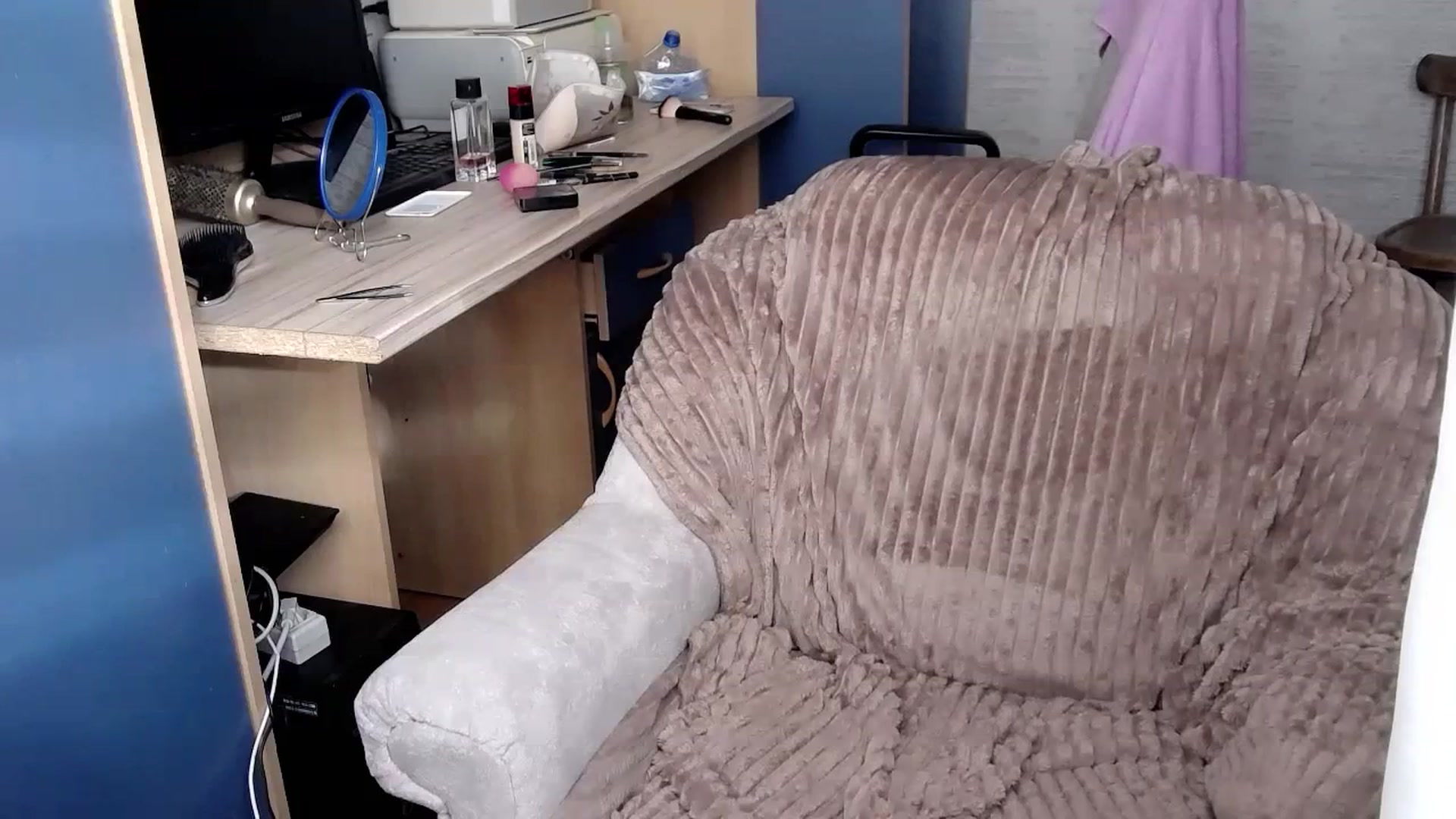 Gallery image thumbnail from Ashley_cutie_'s myfreecams stream on, 03/12/2024, 09:01 image 16 of 20