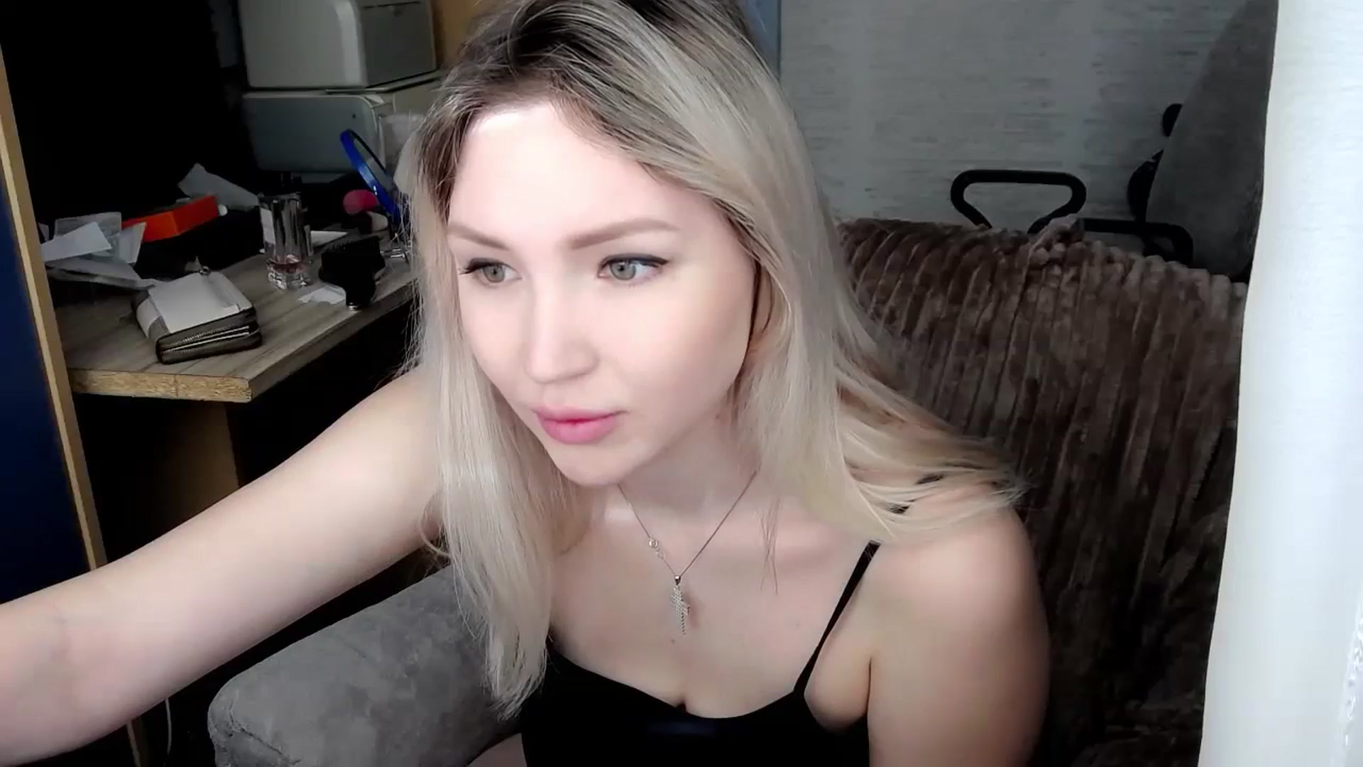 Gallery image thumbnail from Ashley_cutie_'s myfreecams stream on, 03/13/2024, 05:30 image 13 of 20