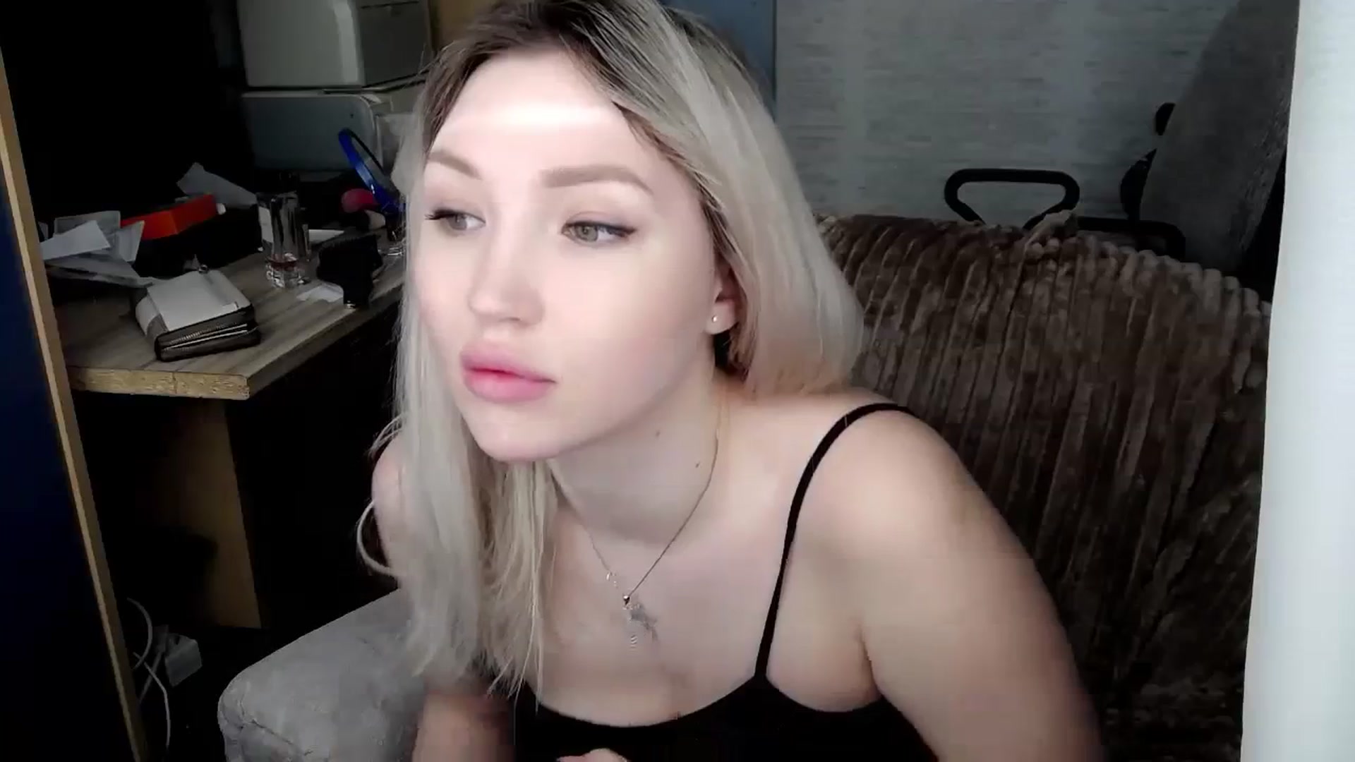 Gallery image thumbnail from Ashley_cutie_'s myfreecams stream on, 03/13/2024, 05:30 image 19 of 20