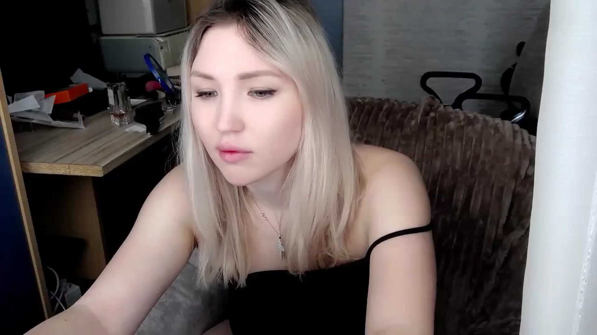 Gallery image thumbnail from Ashley_cutie_'s myfreecams stream on, 03/13/2024, 06:26 image 16 of 20