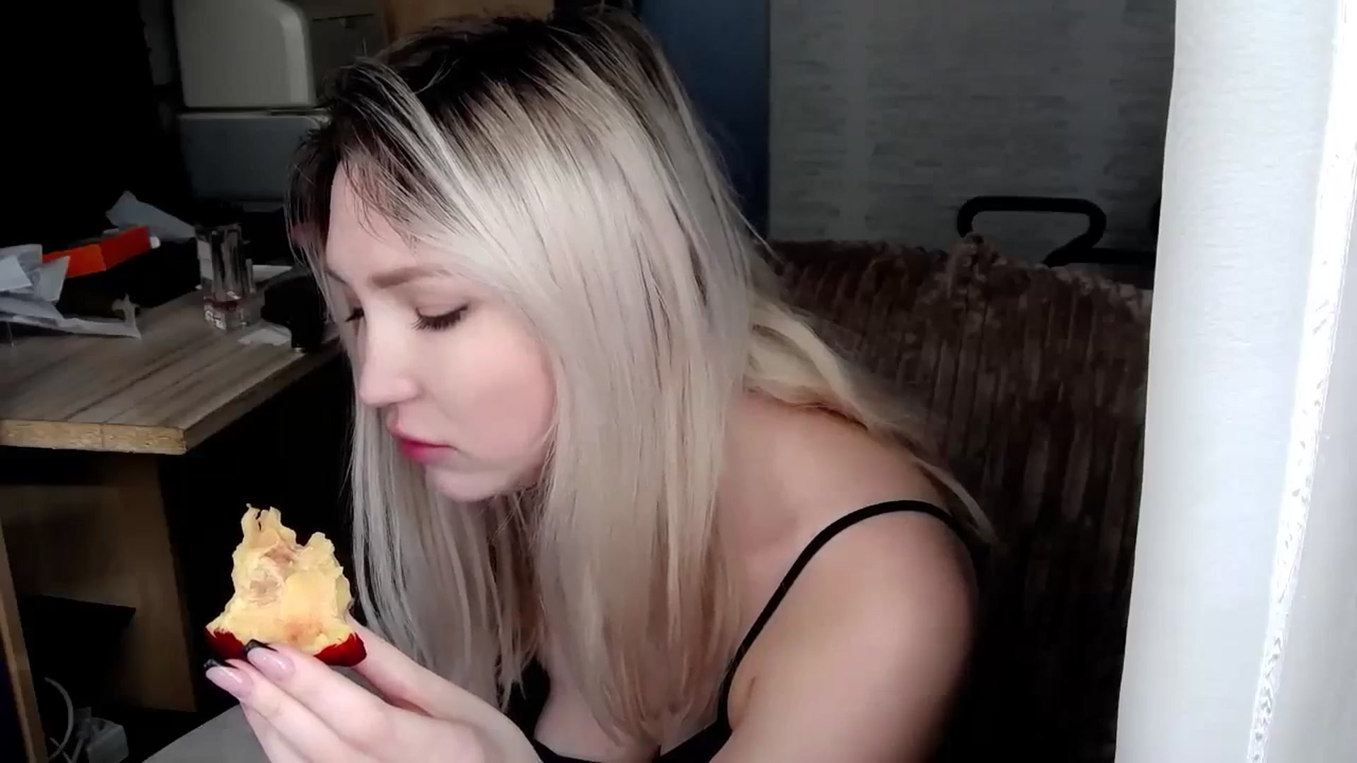 Gallery image thumbnail from Ashley_cutie_'s myfreecams stream on, 03/13/2024, 08:45 image 7 of 20