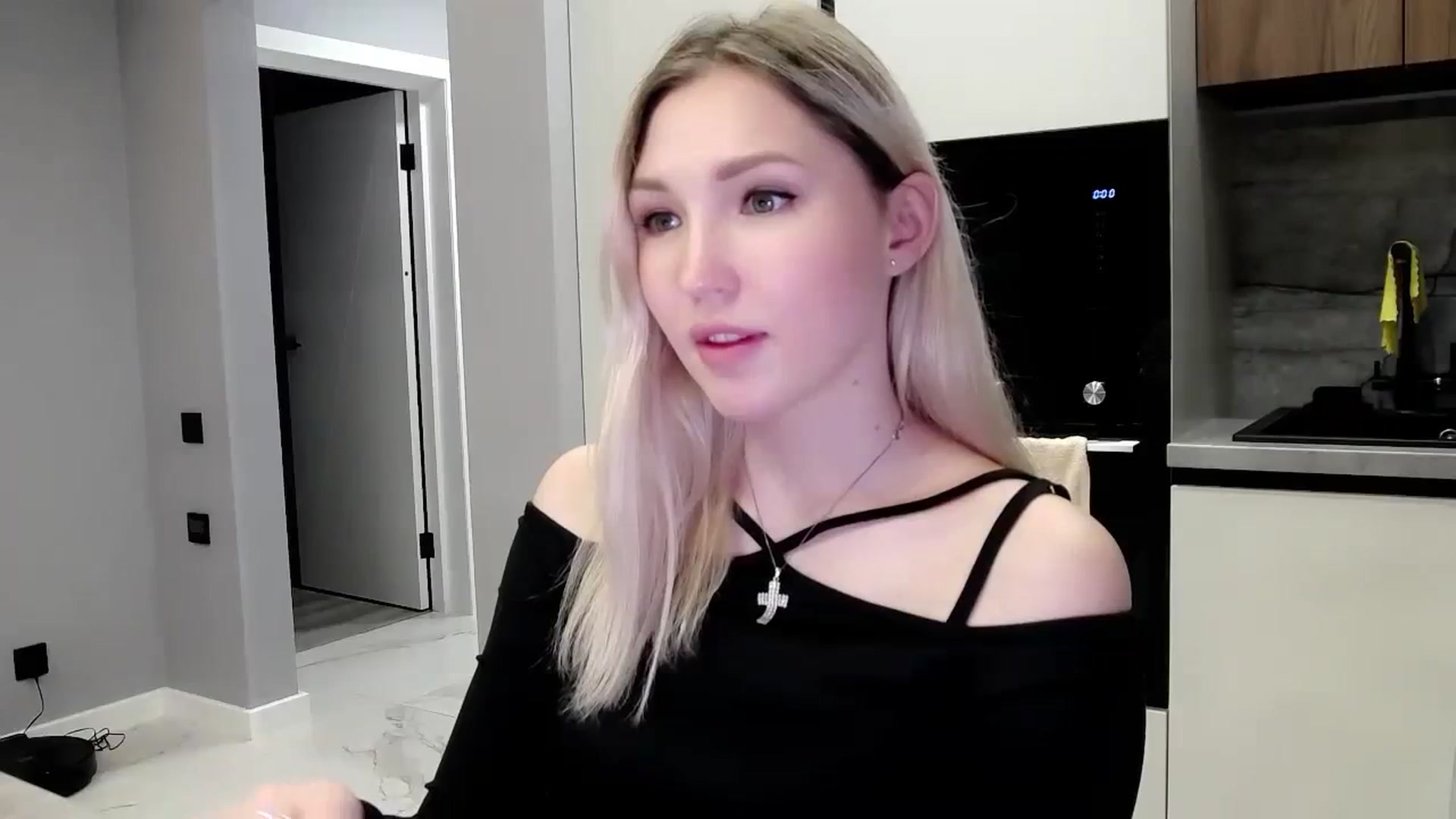 Gallery image thumbnail from Ashley_cutie_'s myfreecams stream on, 04/06/2024, 17:18 image 7 of 20