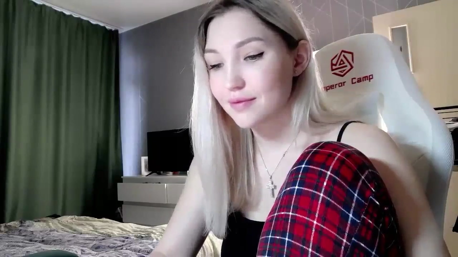 Gallery image thumbnail from Ashley_cutie_'s myfreecams stream on, 04/10/2024, 10:36 image 3 of 20