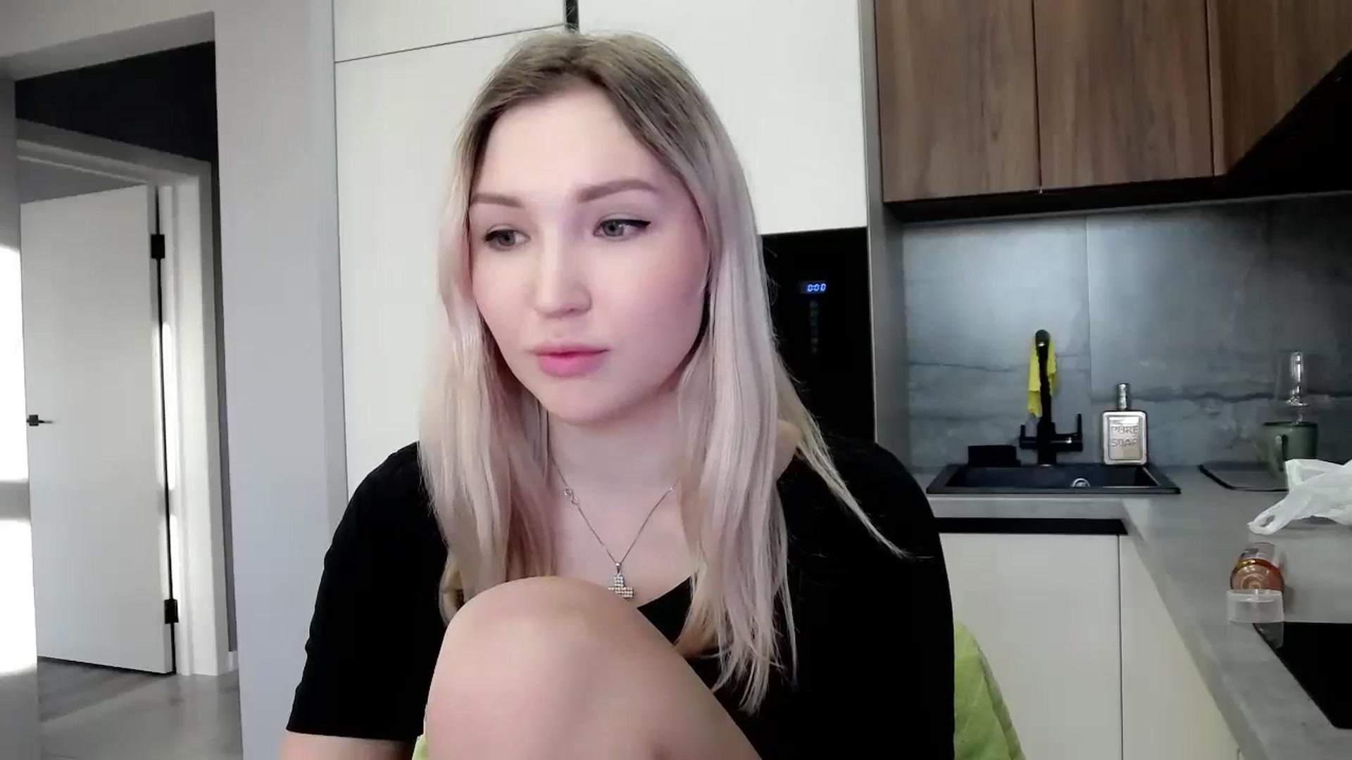 Gallery image thumbnail from Ashley_cutie_'s myfreecams stream on, 04/14/2024, 12:41 image 18 of 20