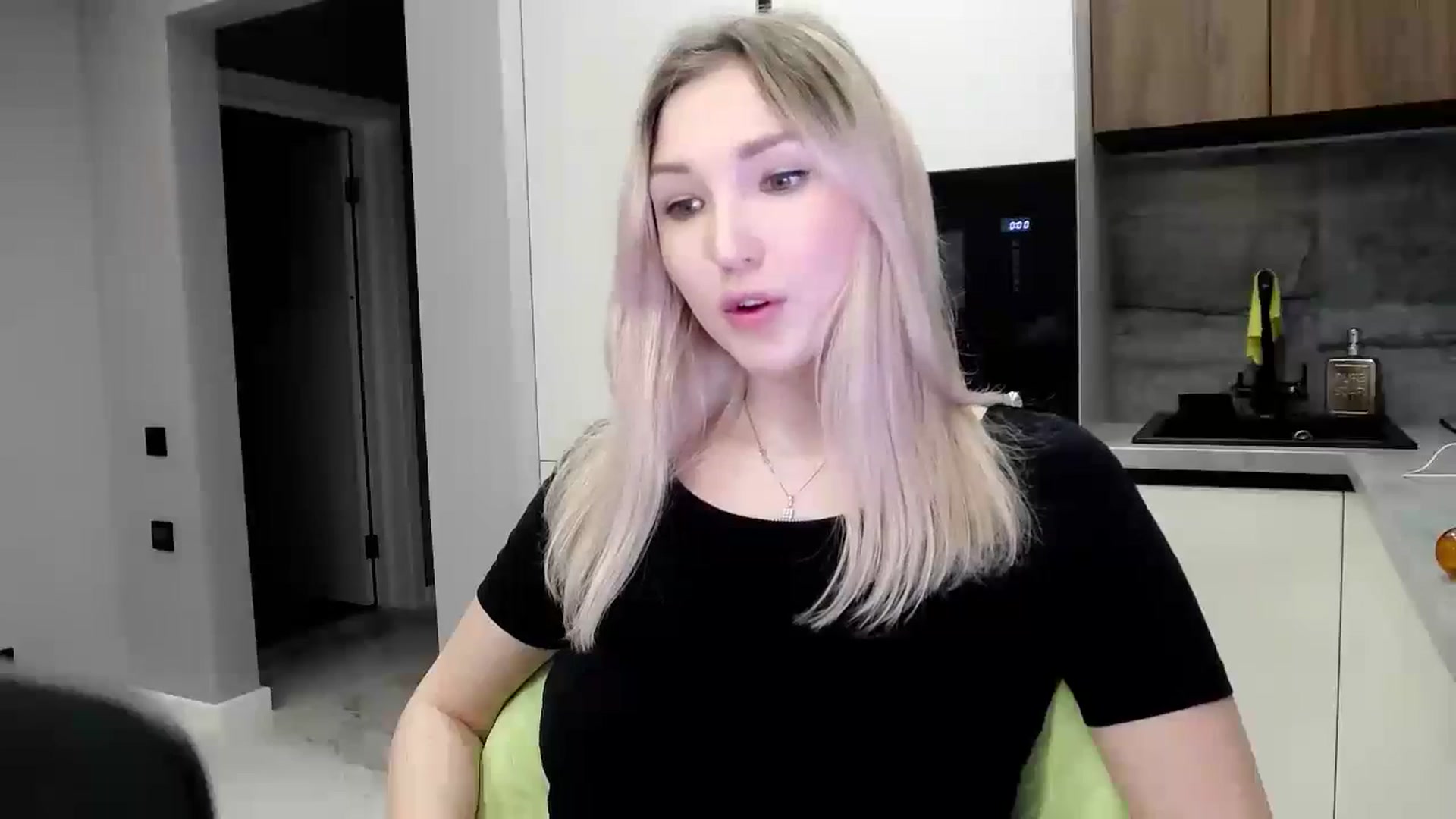 Gallery image thumbnail from Ashley_cutie_'s myfreecams stream on, 04/14/2024, 15:30 image 3 of 20