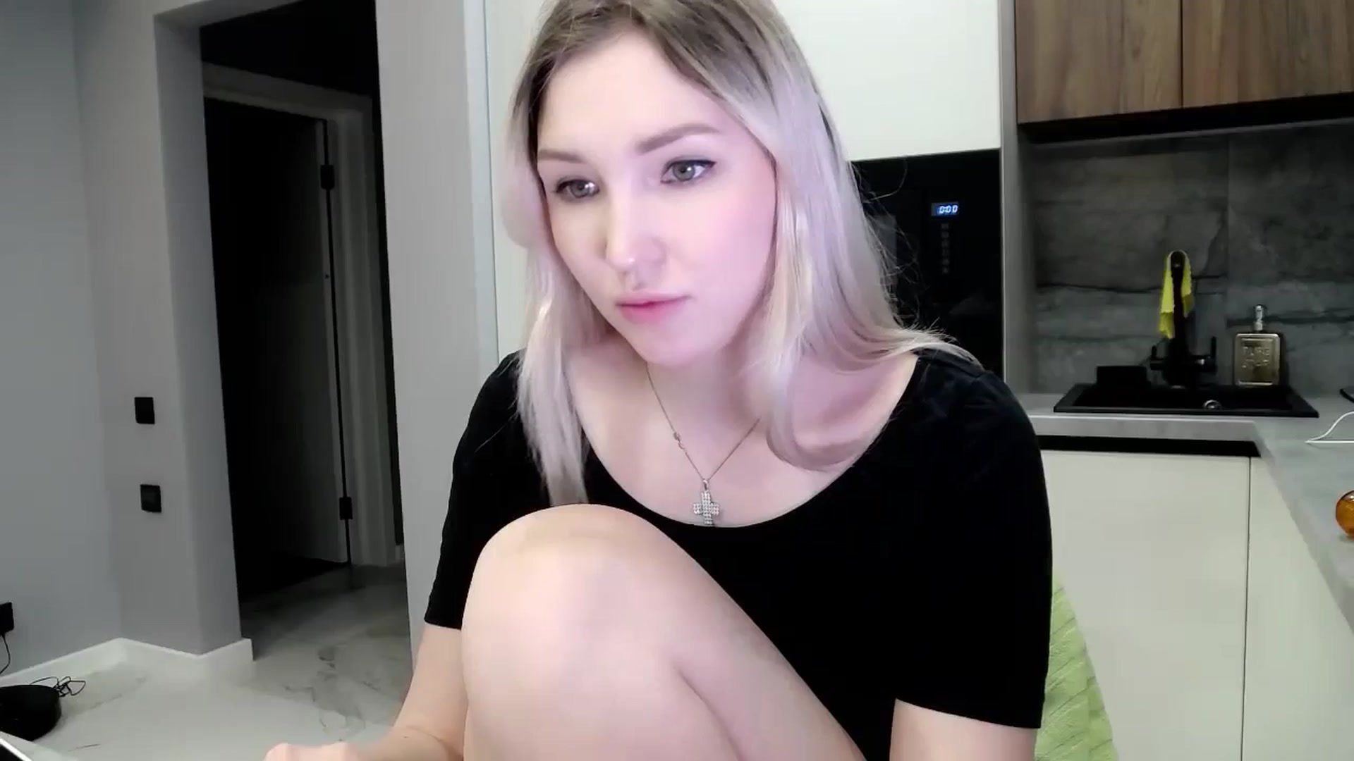 Gallery image thumbnail from Ashley_cutie_'s myfreecams stream on, 04/14/2024, 15:30 image 8 of 20