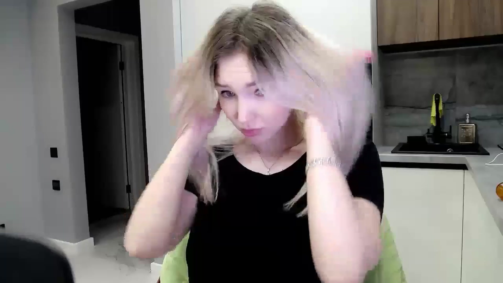 Gallery image thumbnail from Ashley_cutie_'s myfreecams stream on, 04/14/2024, 15:30 image 2 of 20