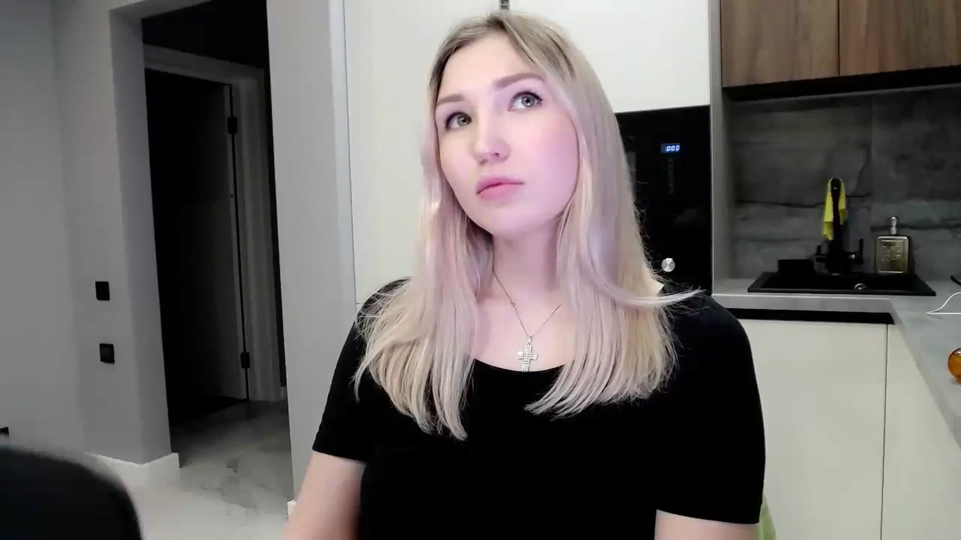Gallery image thumbnail from Ashley_cutie_'s myfreecams stream on, 04/14/2024, 15:30 image 5 of 20
